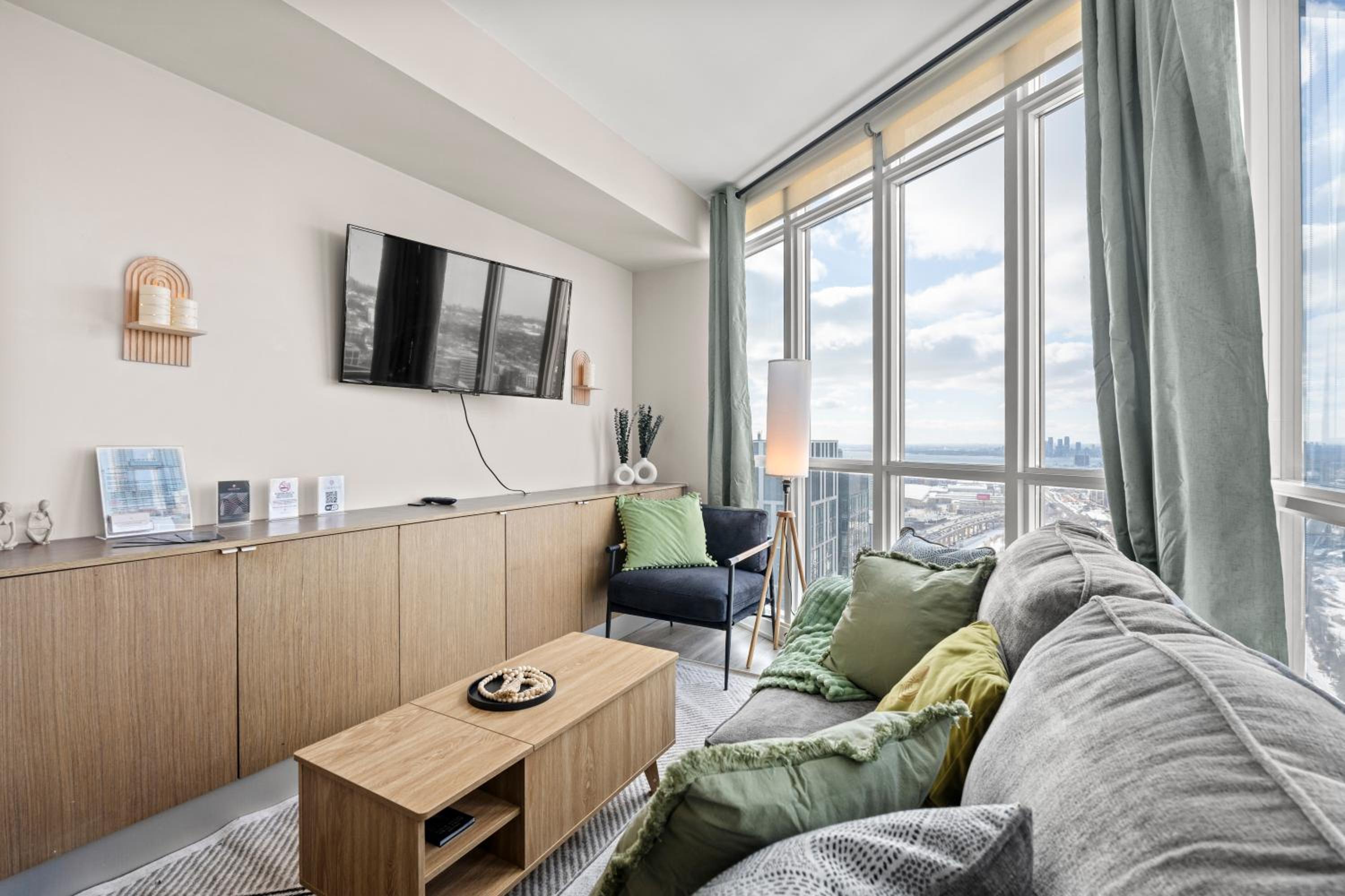 High Floor 1 Bedroom Condo Iceboat Terrace Downtown Toronto
