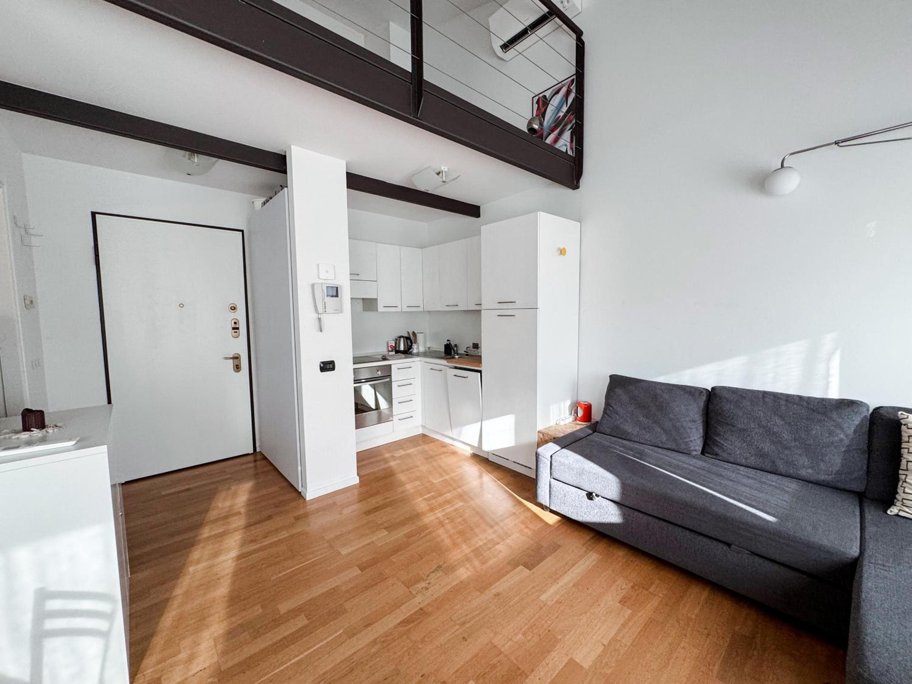Lumière Industrial Loft, Yellow Line - Milano
