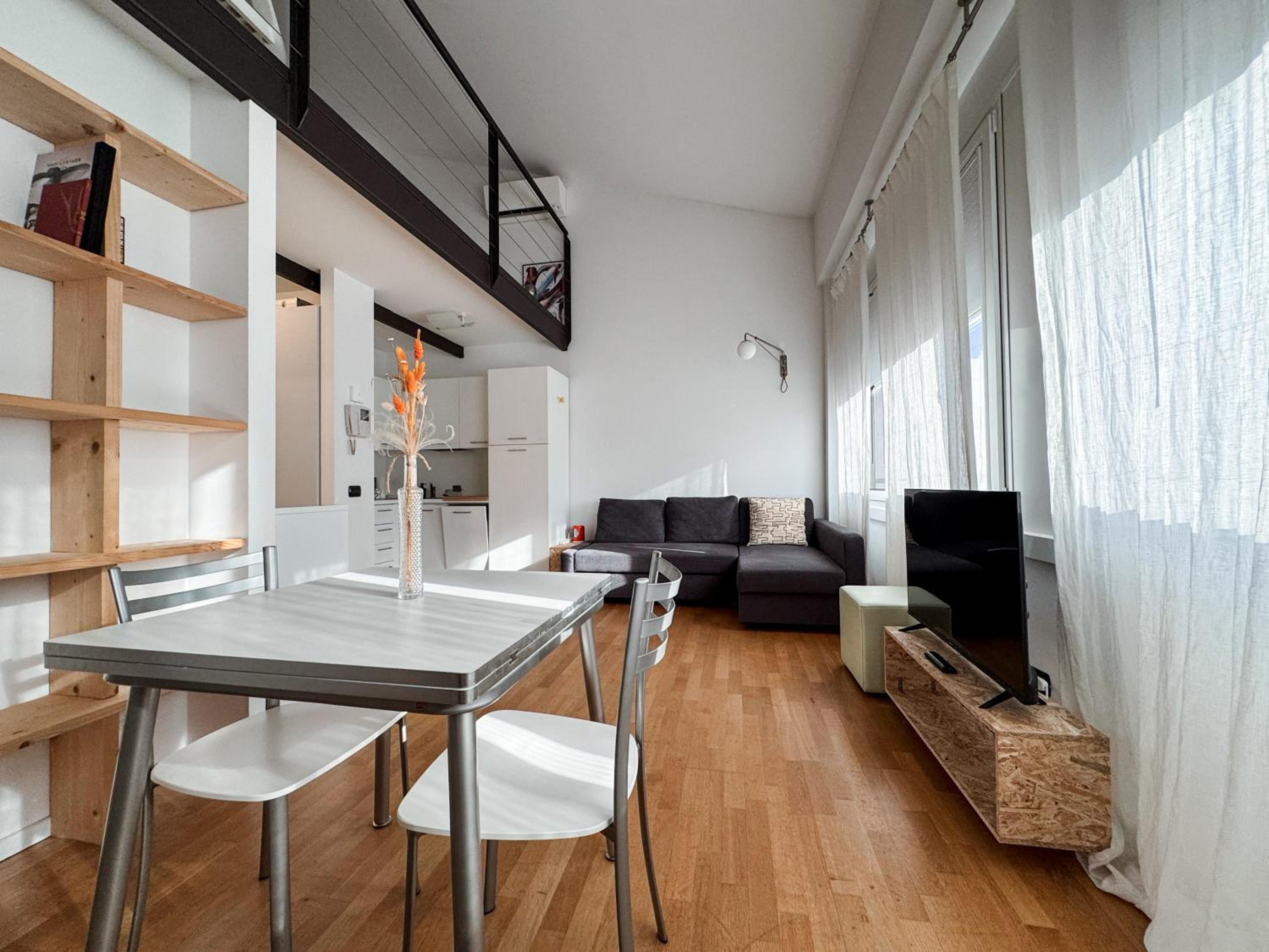 Lumière Industrial Loft, Yellow Line - Milano