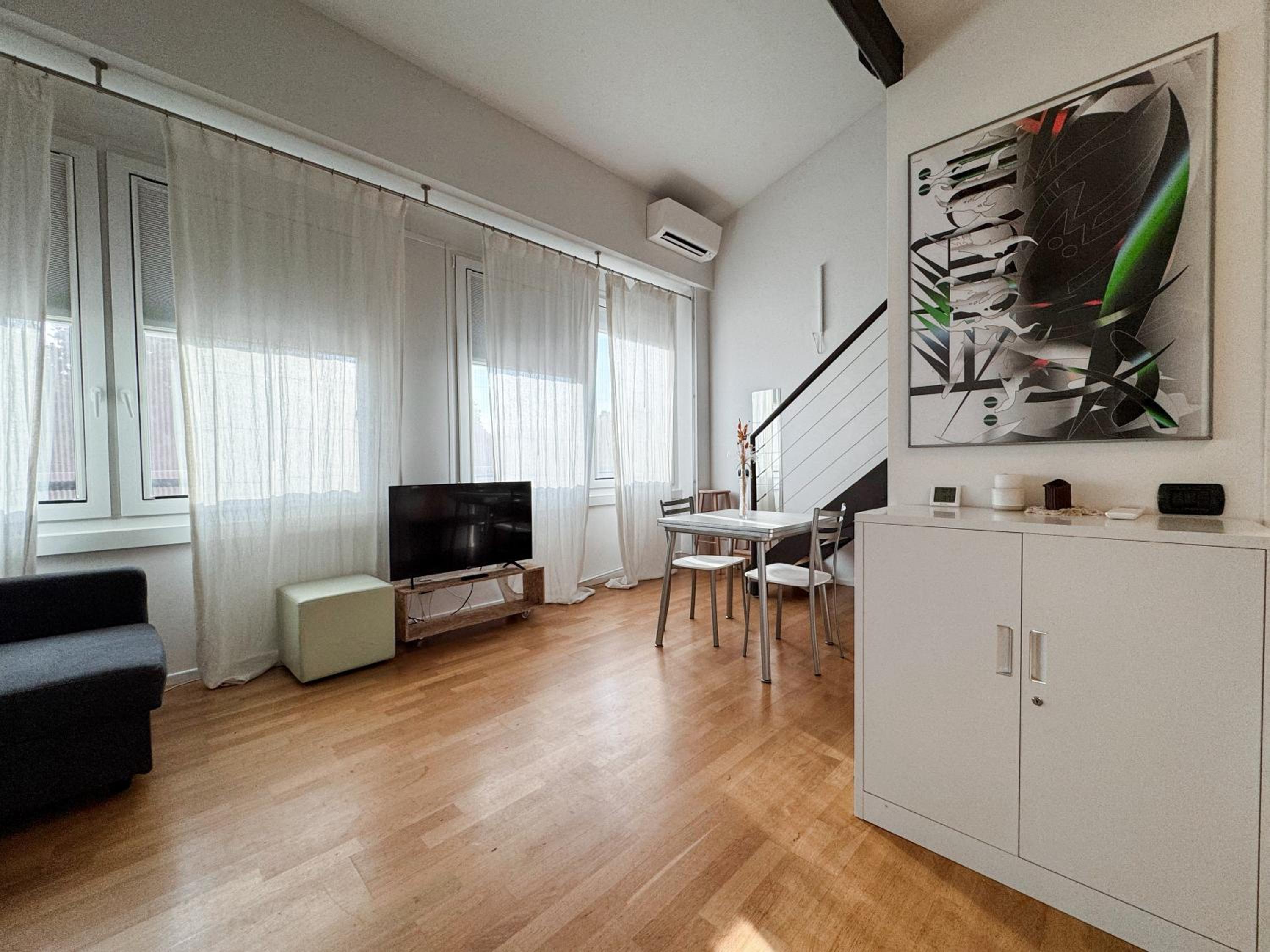 Lumière Industrial Loft, Yellow Line - Milano