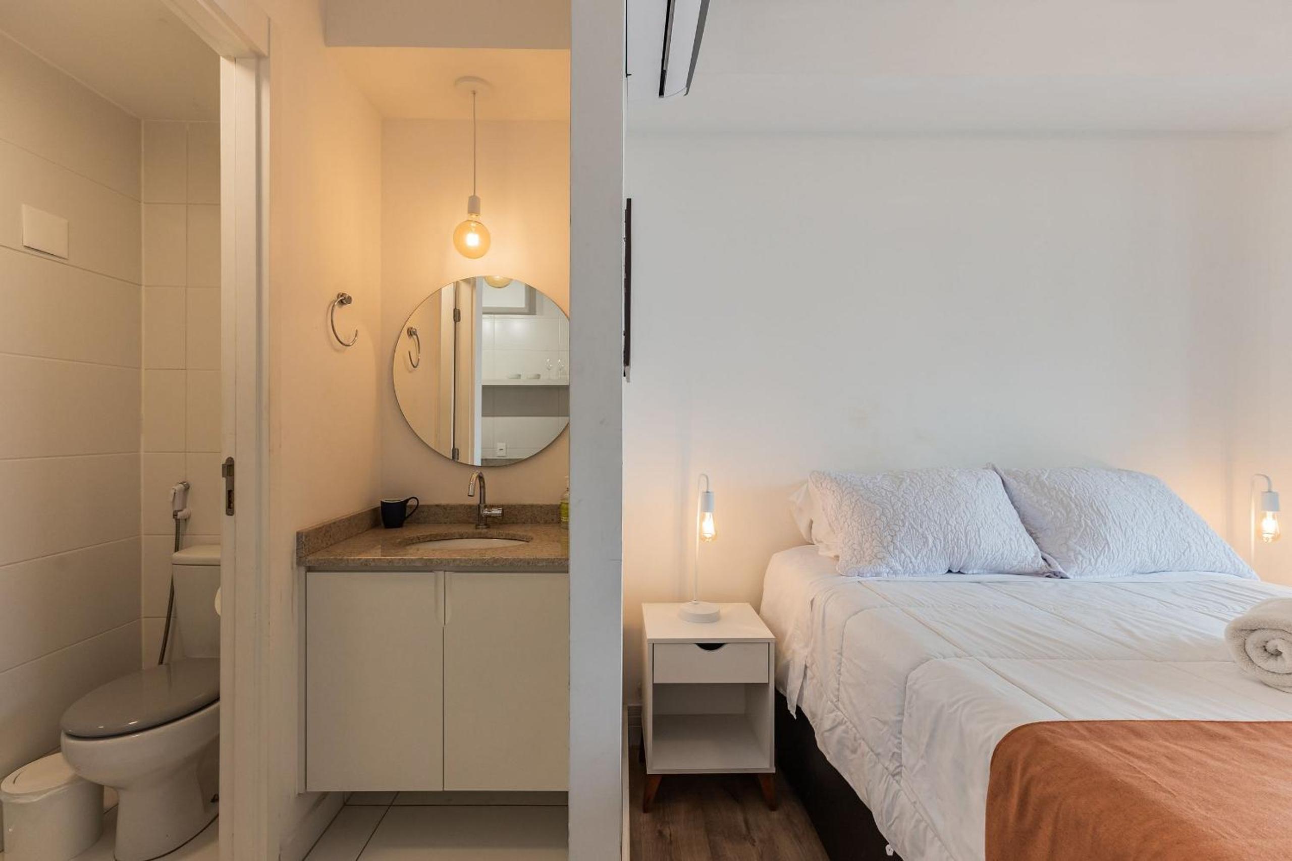 Studio com coworking, piscina e vista da cidade
