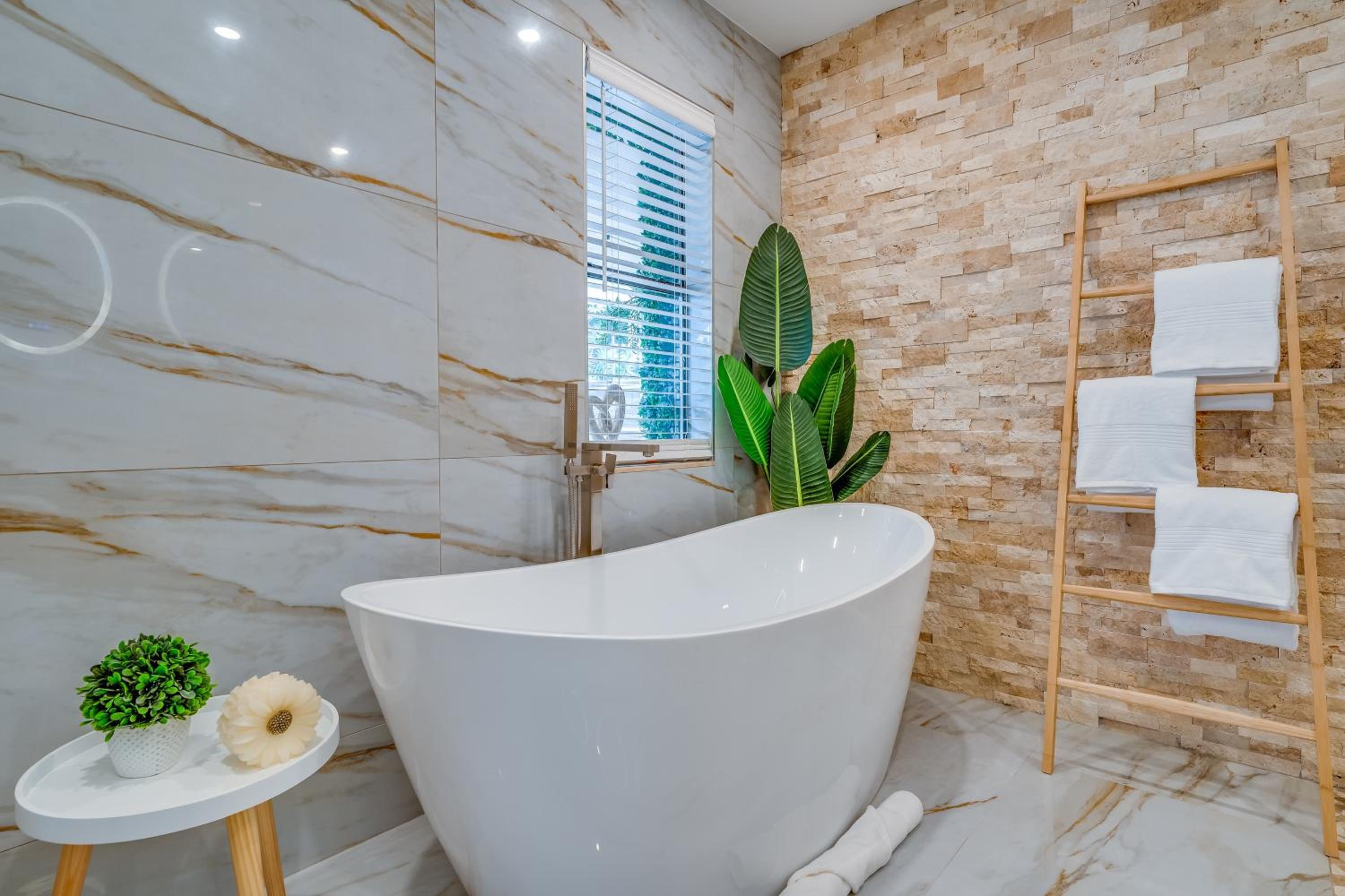 Fox Garden Luxury Boho Near Downtown & Beach