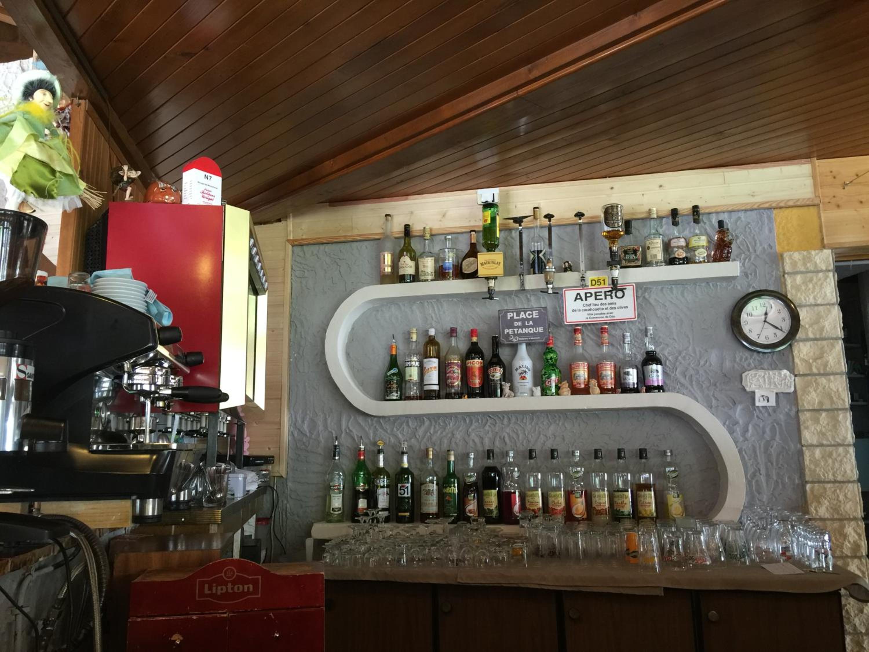bar