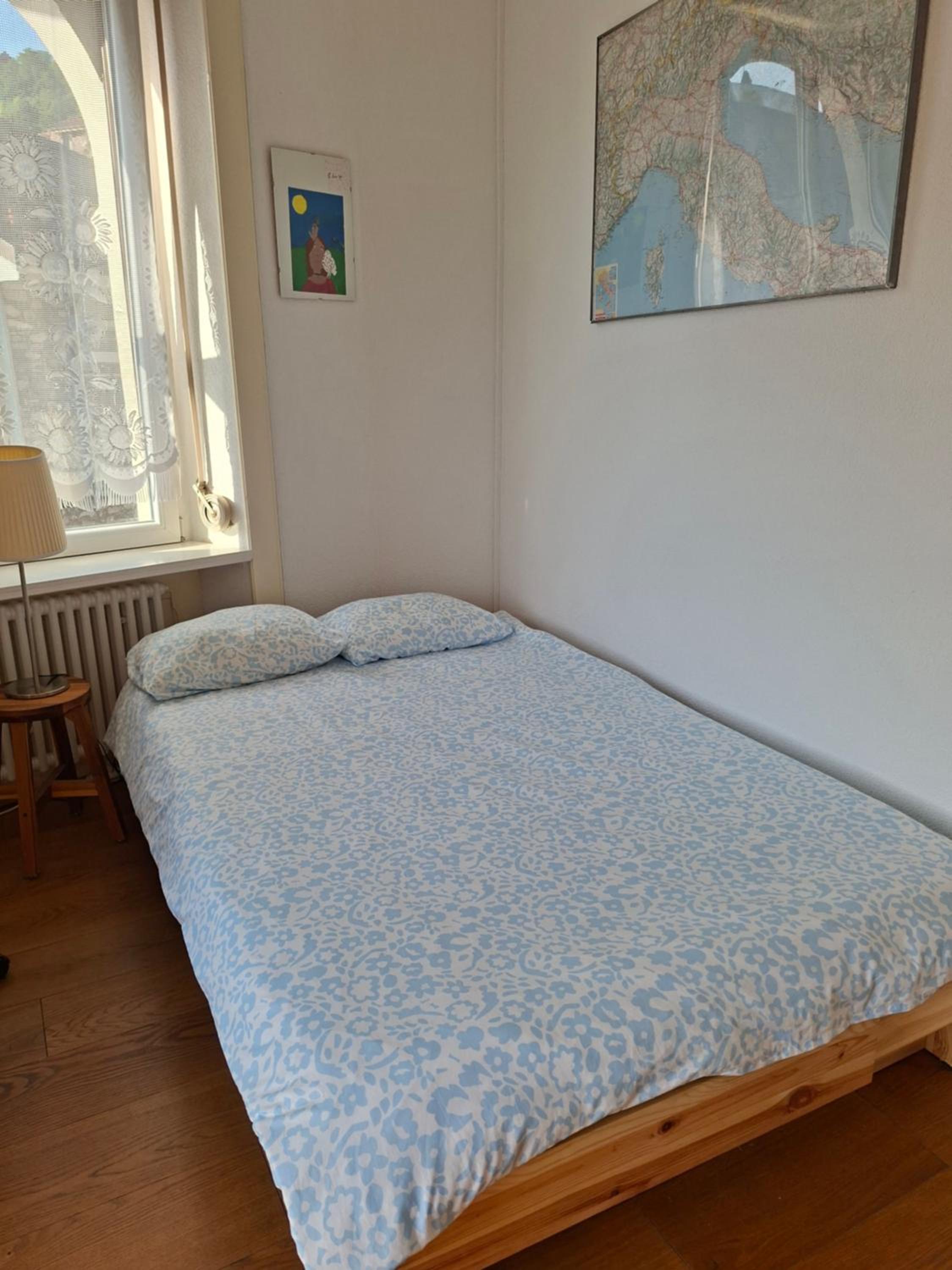 Room with splendid lake view in Montreux city center