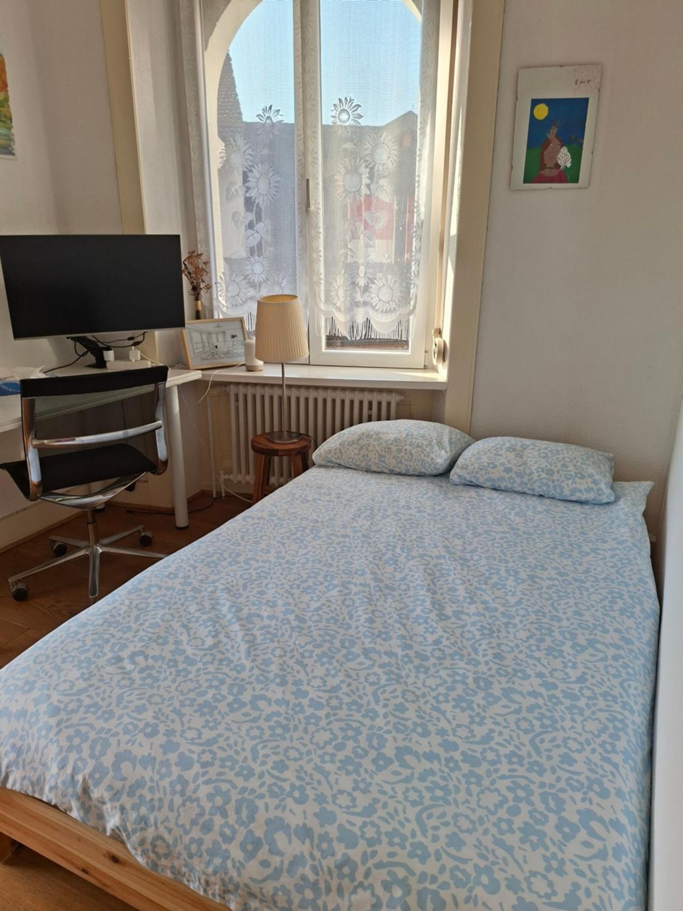 Room with splendid lake view in Montreux city center
