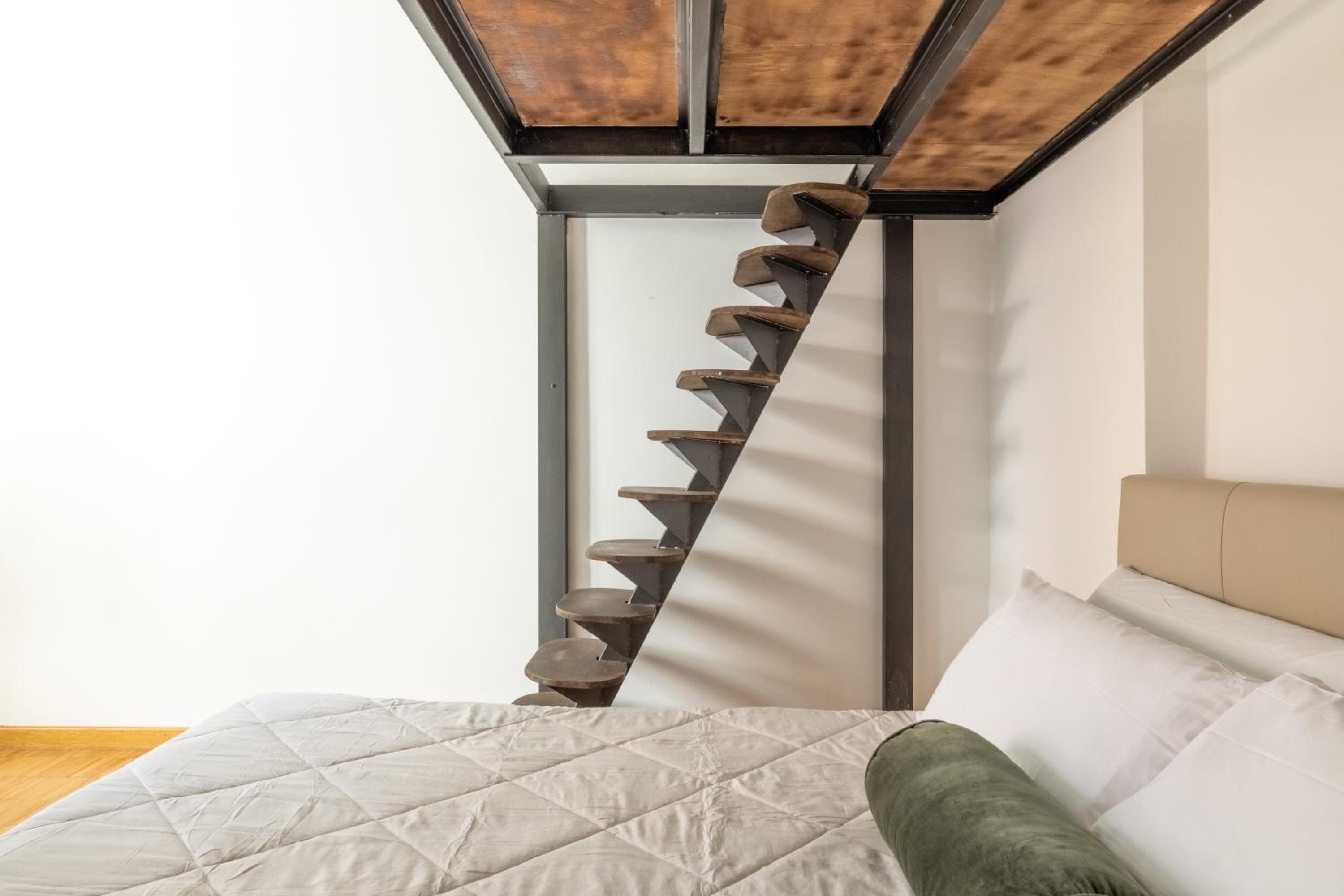 Urban Loft at Colosseum