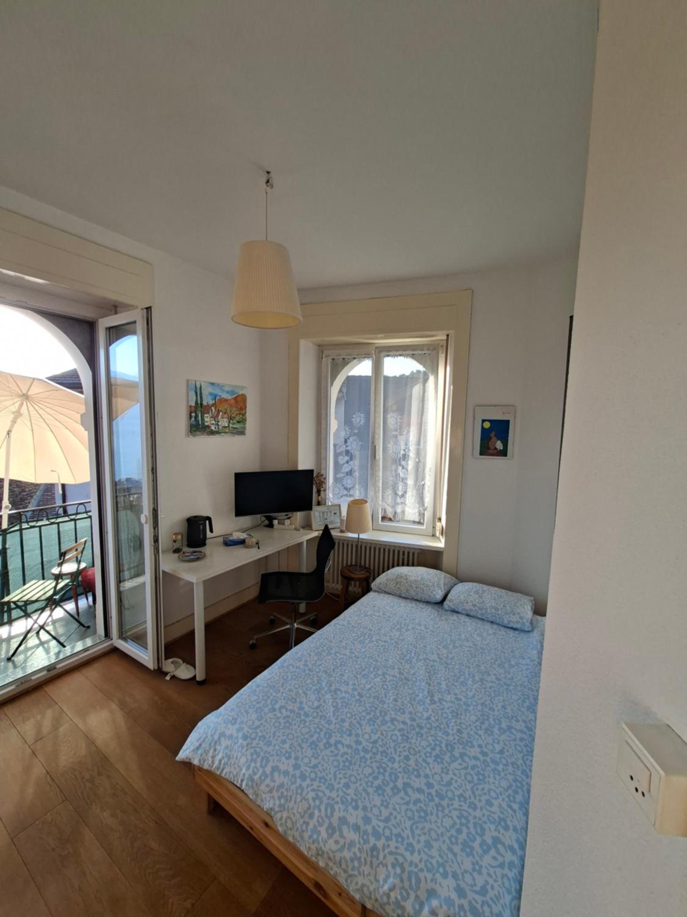 Room with splendid lake view in Montreux city center