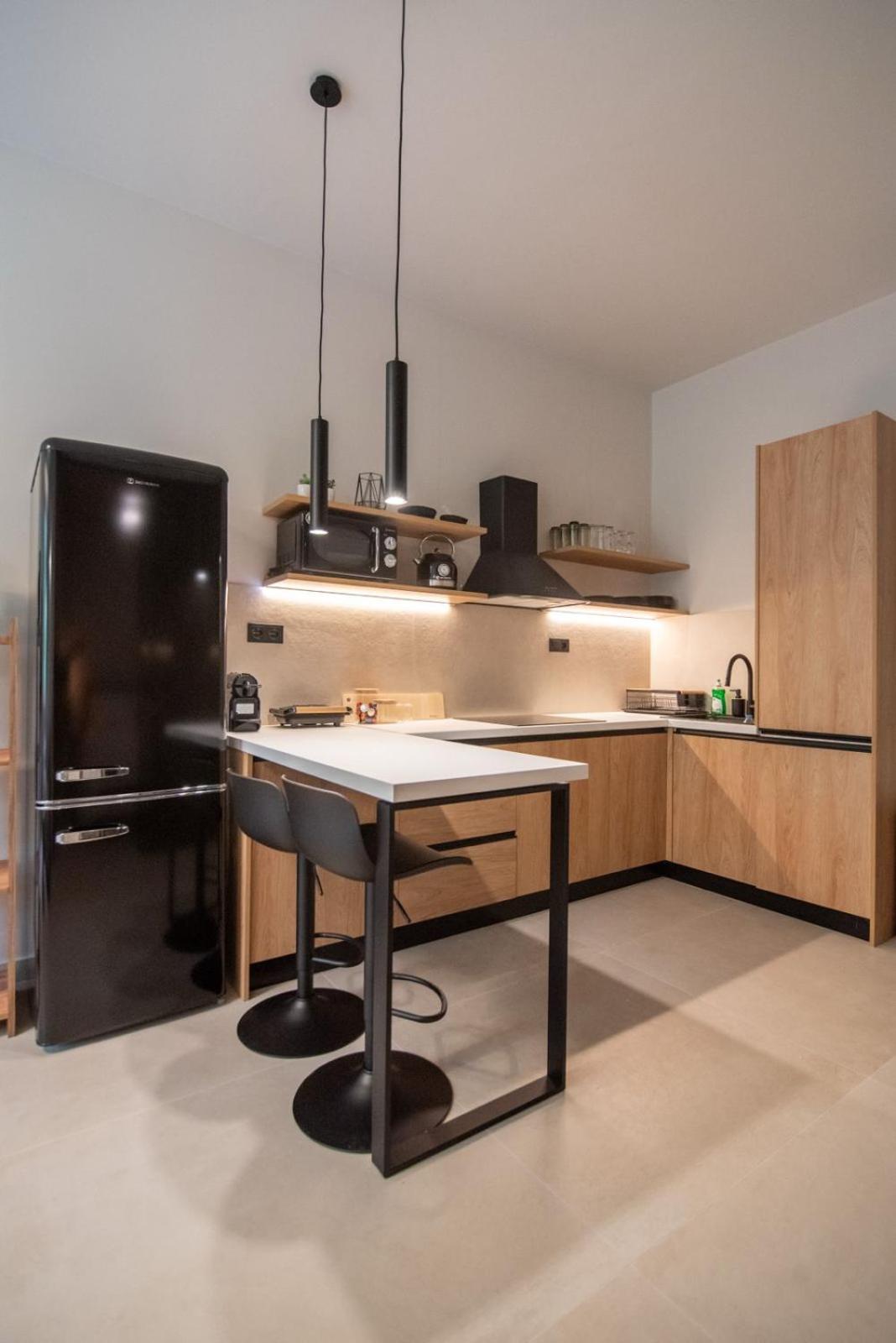 85 Urban Suites
