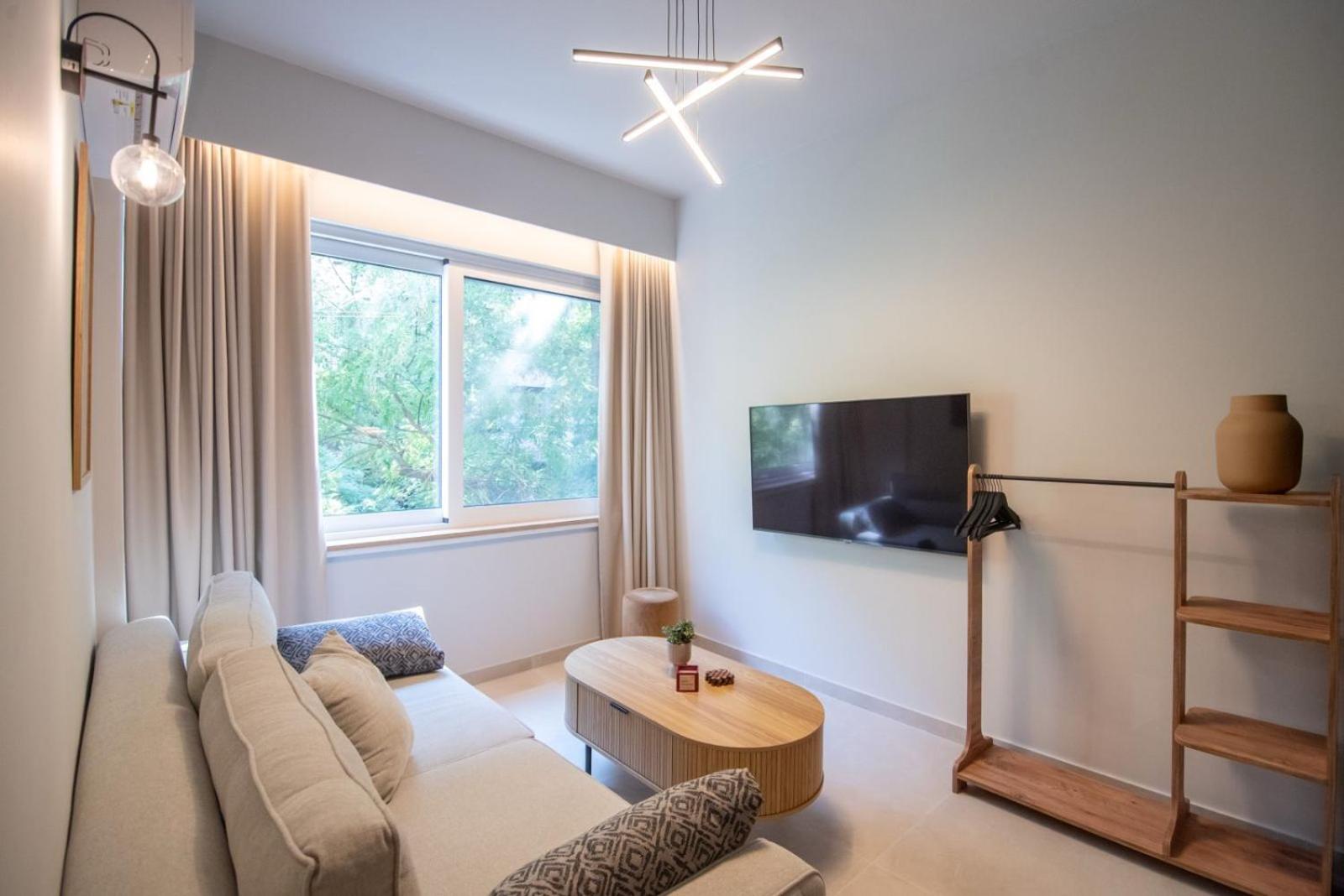 85 Urban Suites