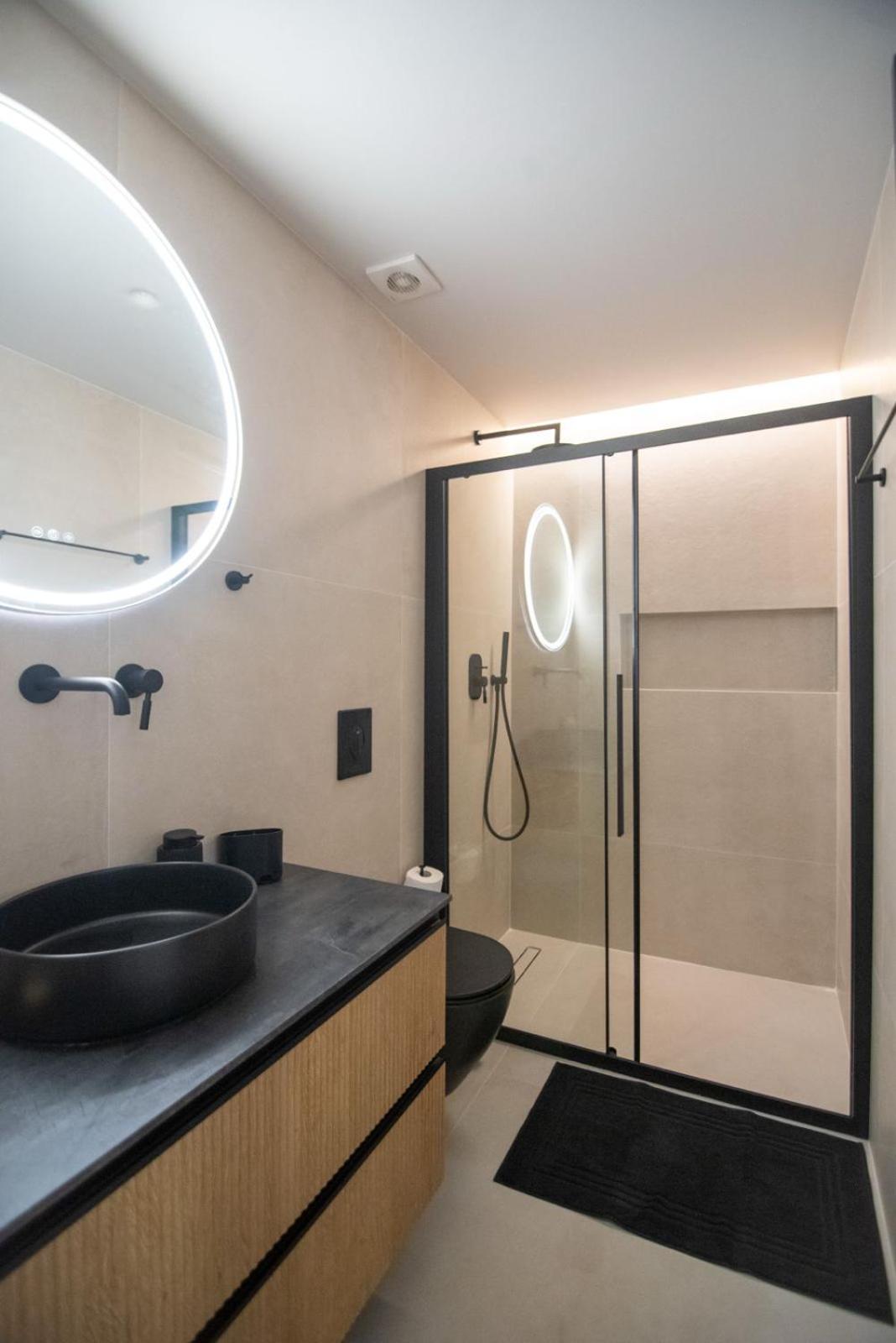 85 Urban Suites