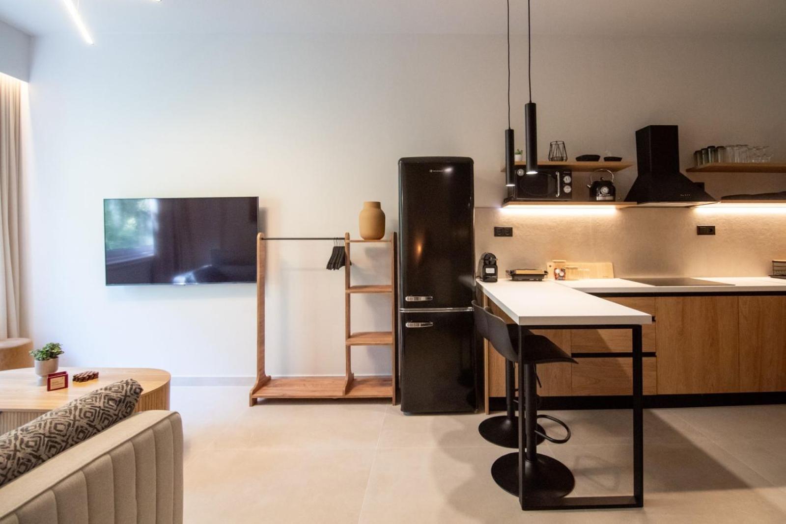 85 Urban Suites