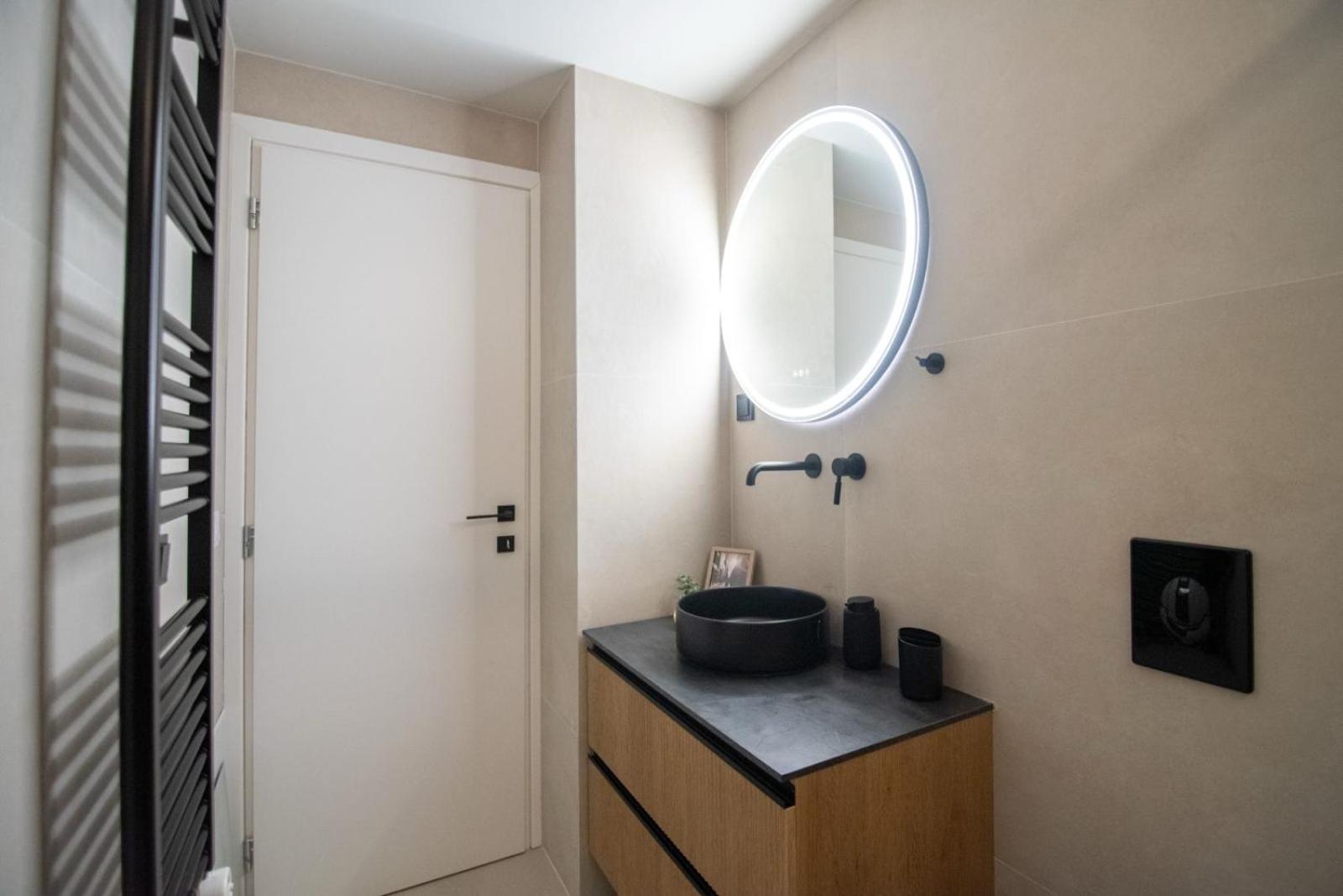 85 Urban Suites