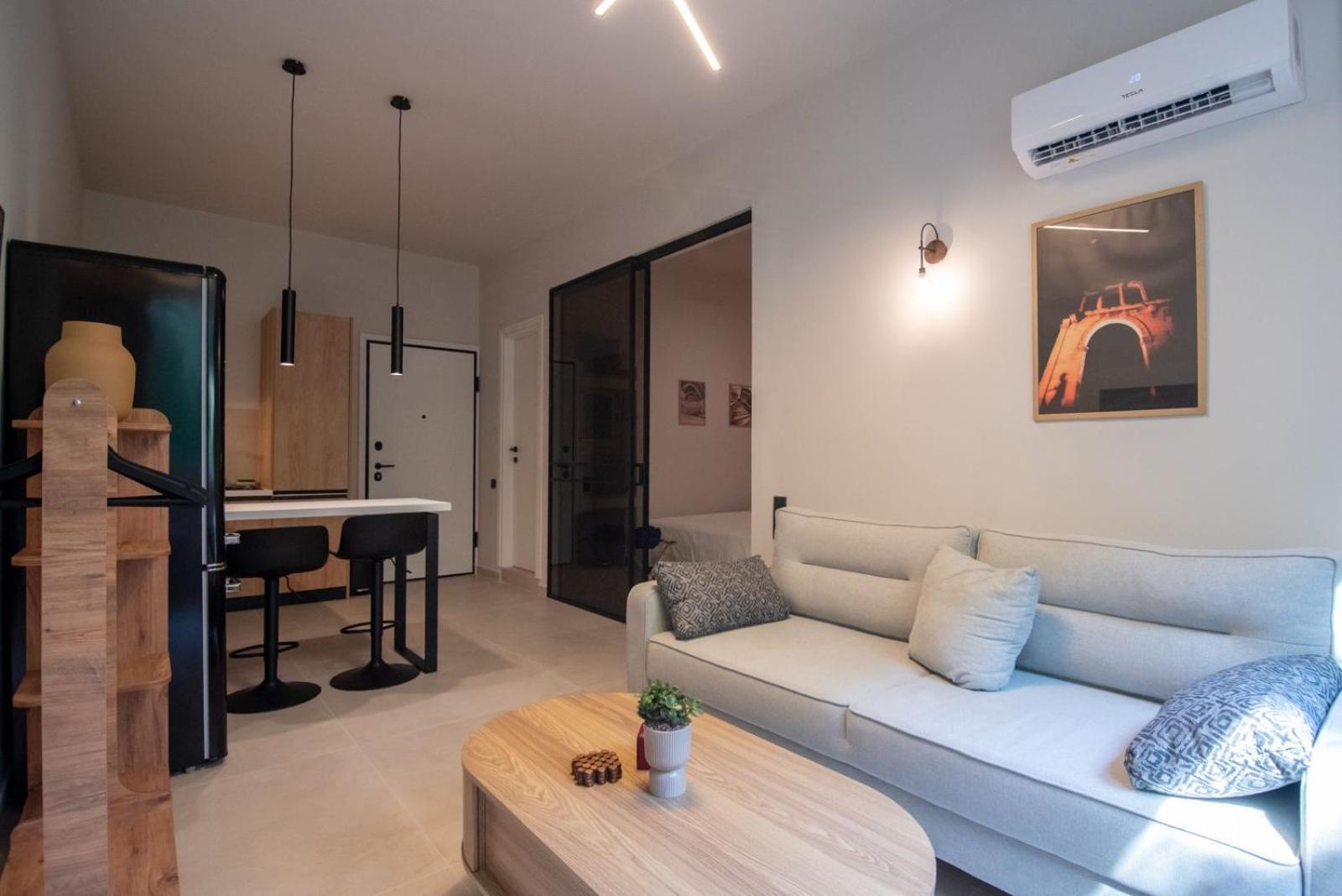 85 Urban Suites