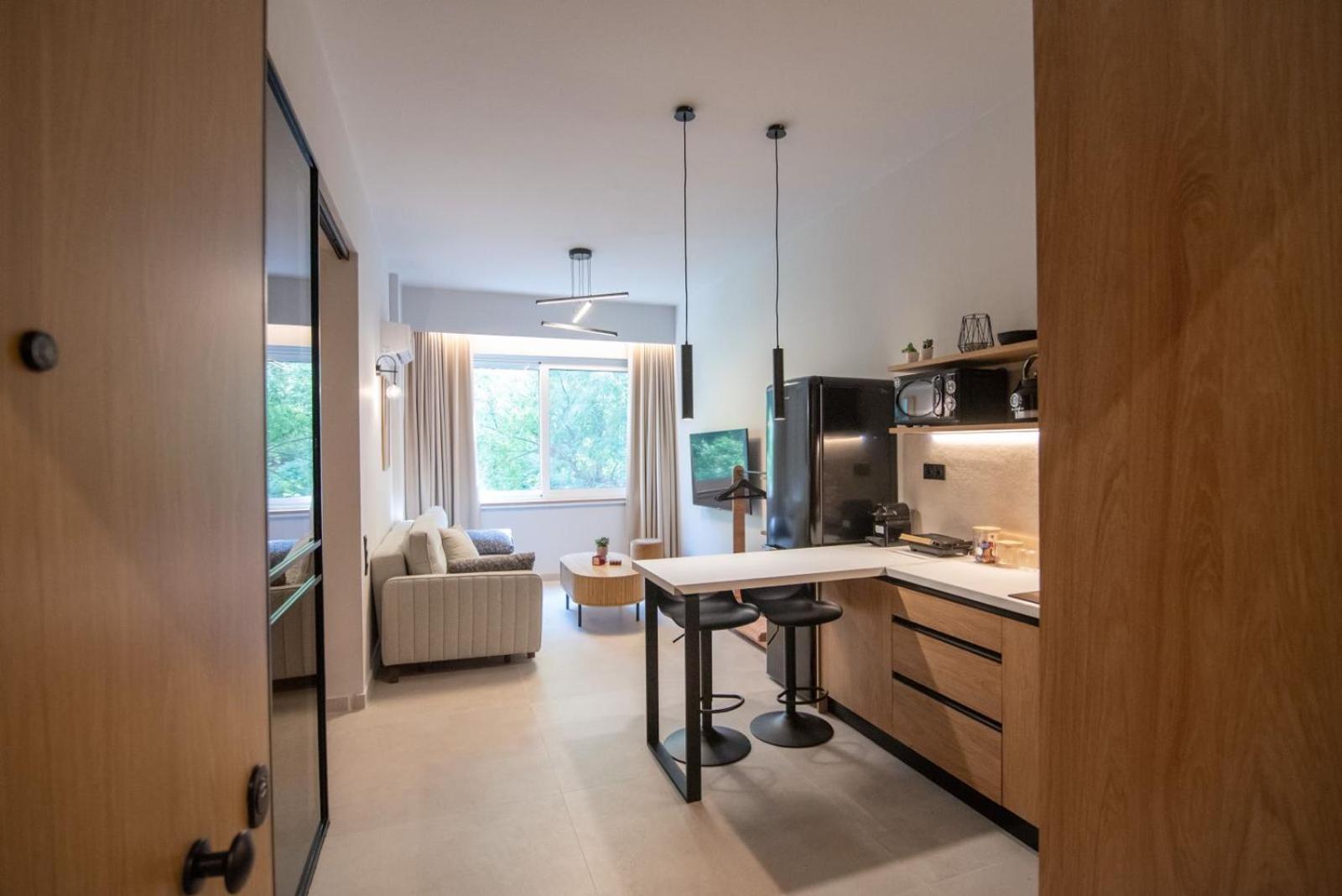 85 Urban Suites