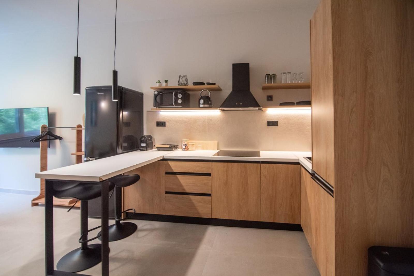 85 Urban Suites