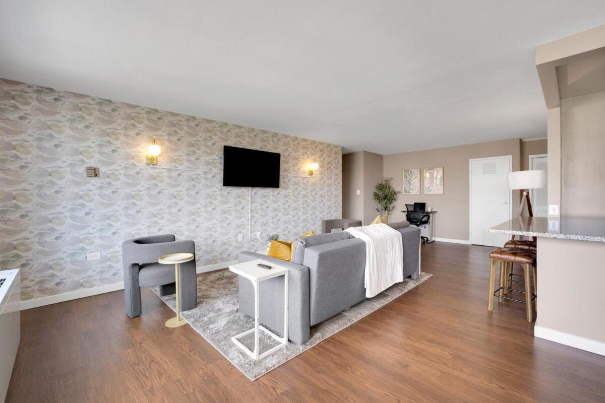Boutique DCA Unit-Sleeps 7-Free Parking-Great Spot