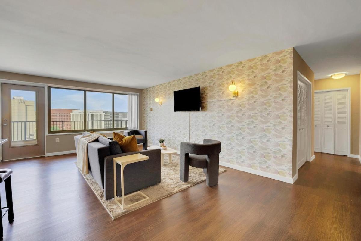 Boutique DCA Unit-Sleeps 7-Free Parking-Great Spot