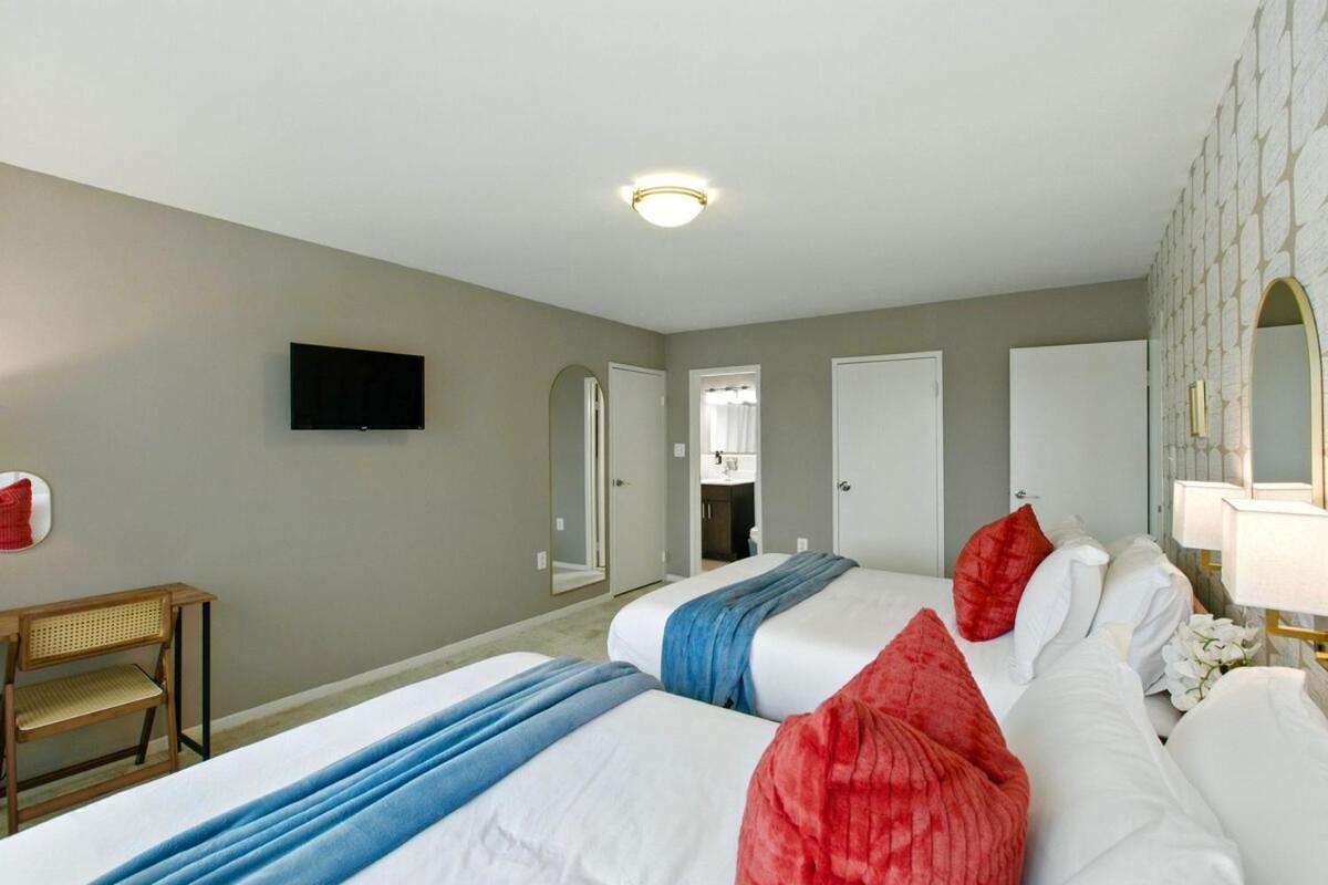 Boutique DCA Unit-Sleeps 7-Free Parking-Great Spot
