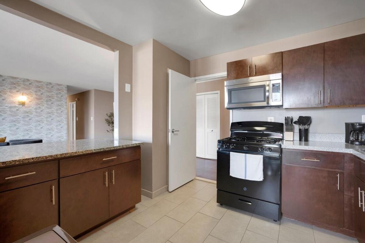 Boutique DCA Unit-Sleeps 7-Free Parking-Great Spot