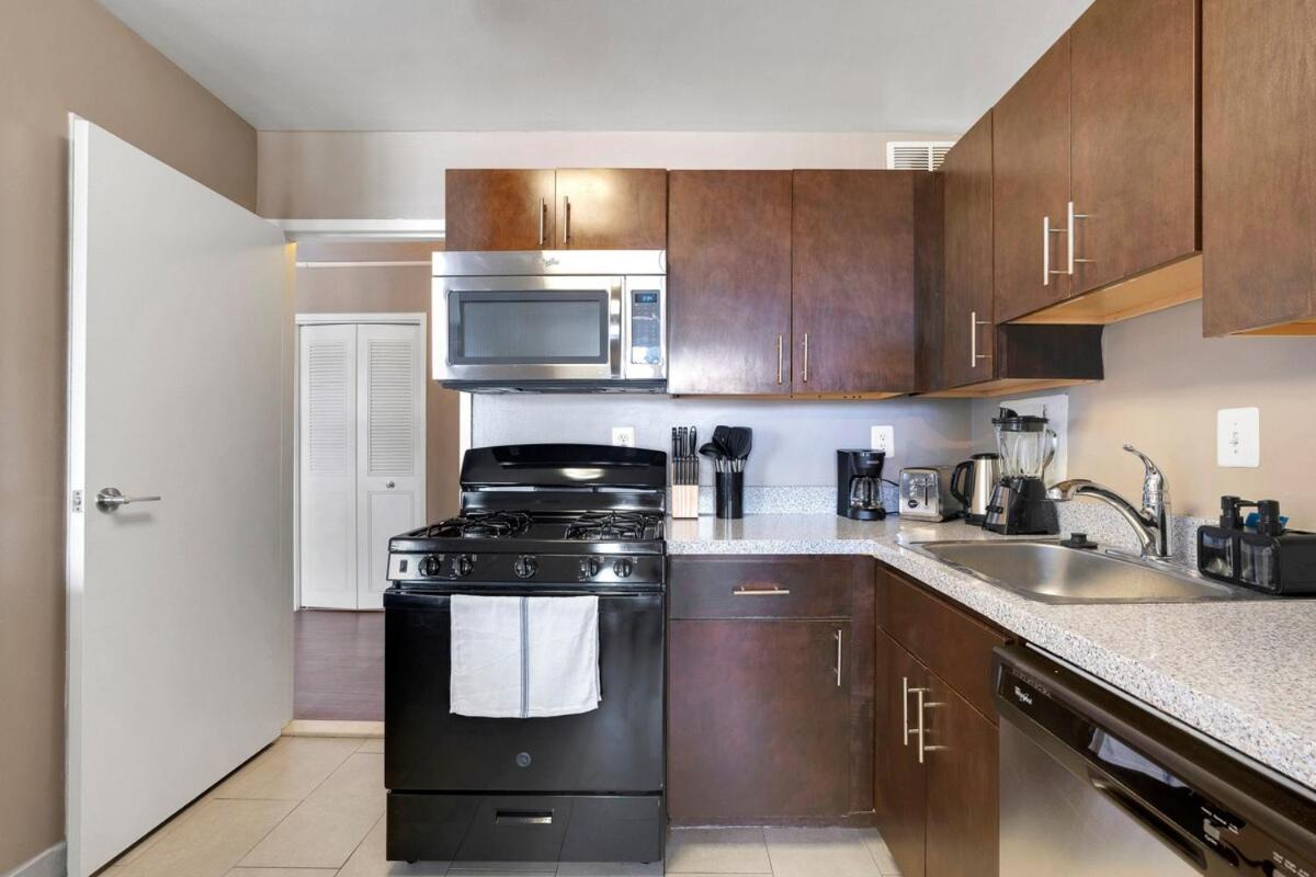 Boutique DCA Unit-Sleeps 7-Free Parking-Great Spot
