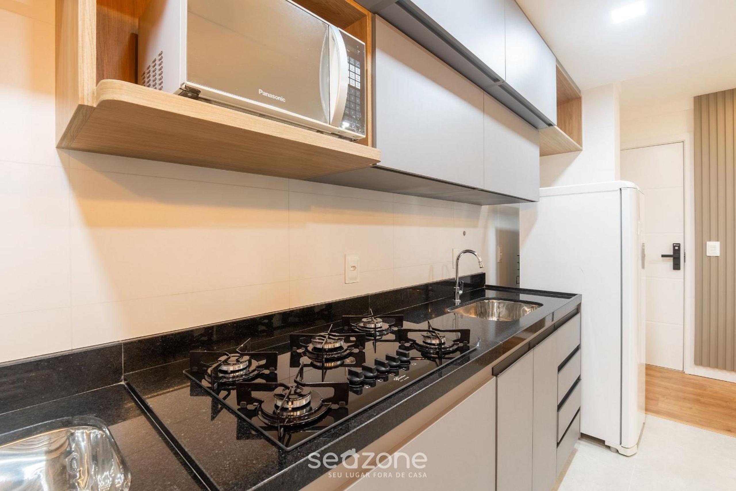 Building with New Apartments 300m from the Beach - EEP