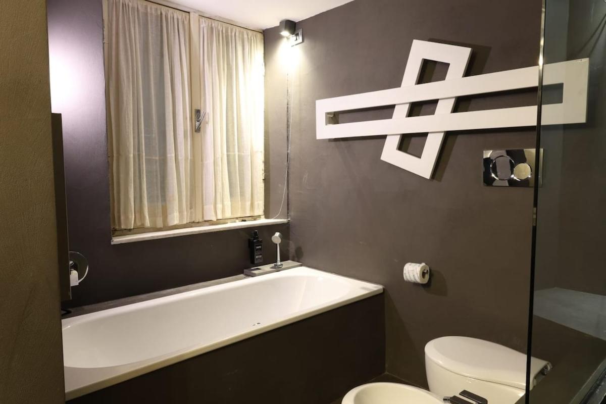Maison XXV Aprile by M3trocubo