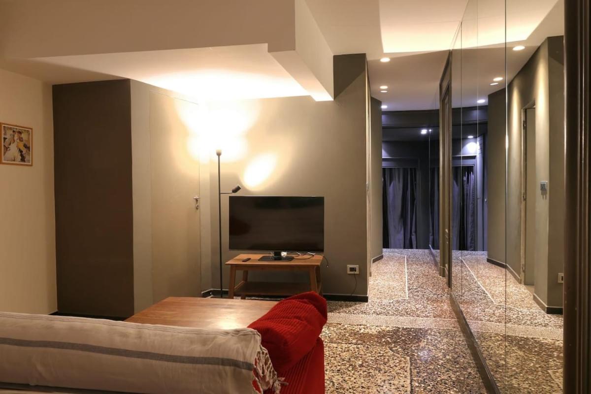 Maison XXV Aprile by M3trocubo