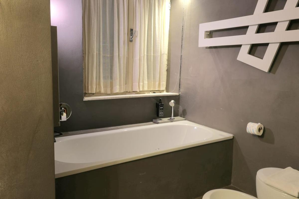 Maison XXV Aprile by M3trocubo