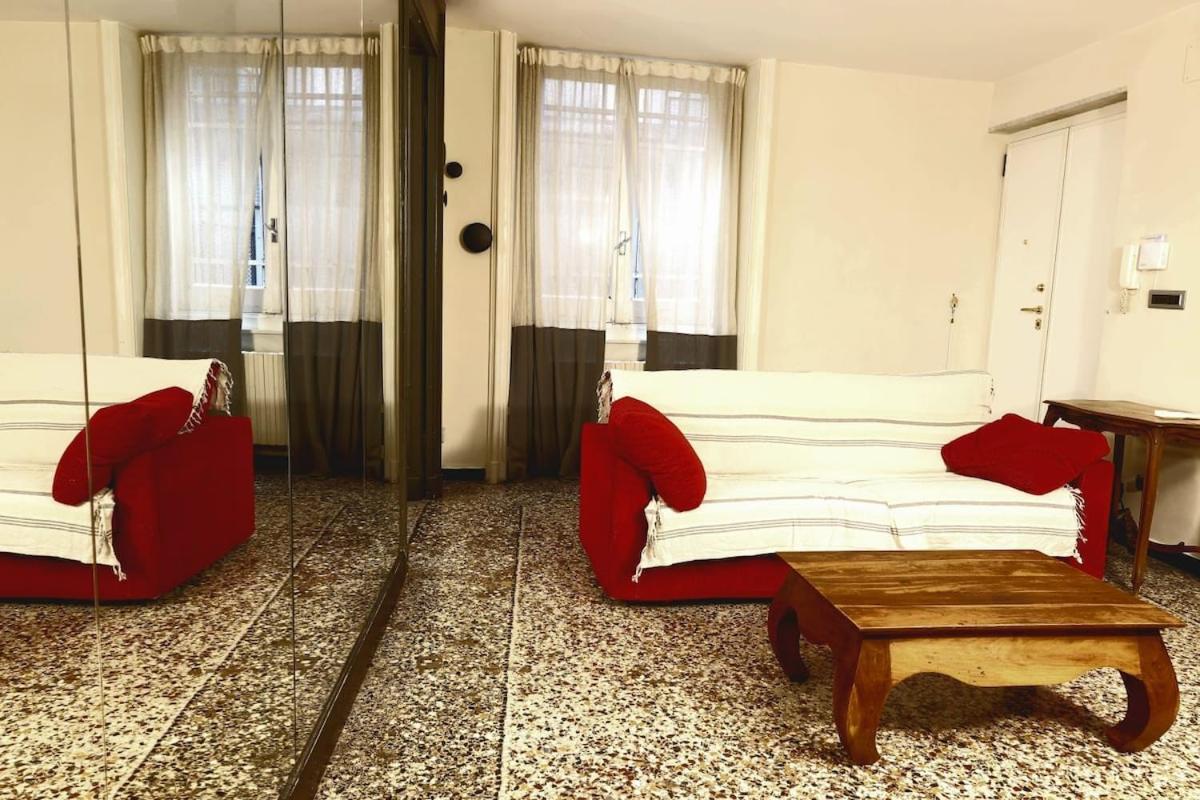 Maison XXV Aprile by M3trocubo