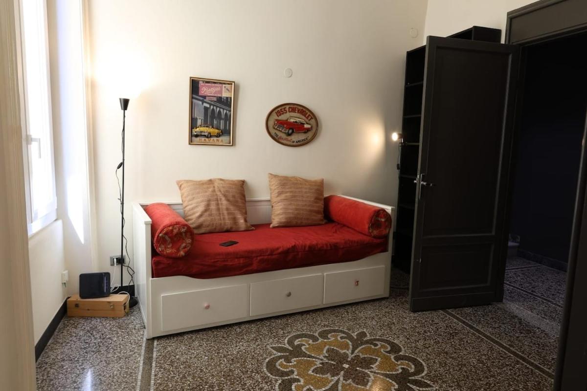 Maison XXV Aprile by M3trocubo