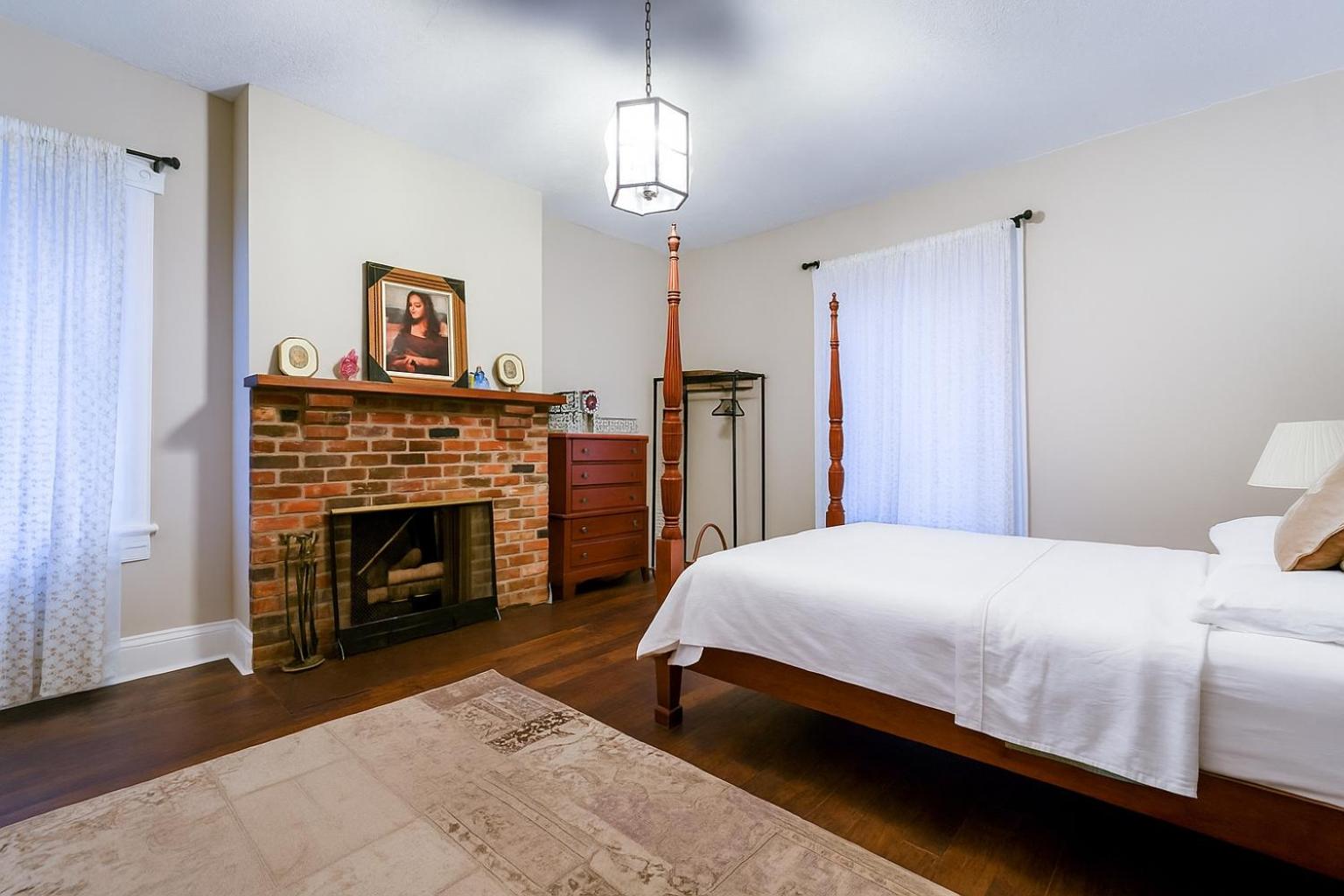 Renovated 4BR | 10 Min to Liberty University