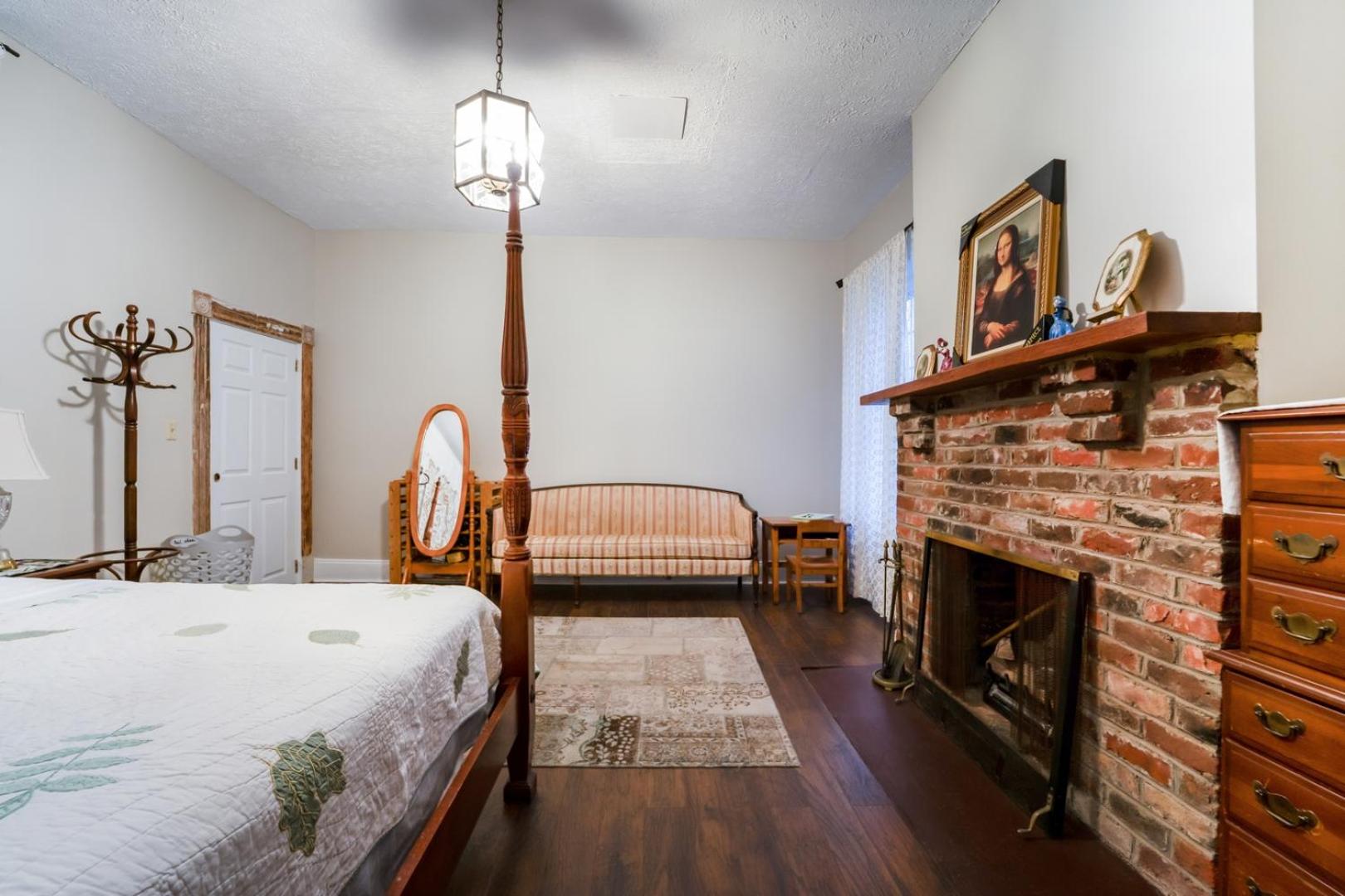Renovated 4BR | 10 Min to Liberty University
