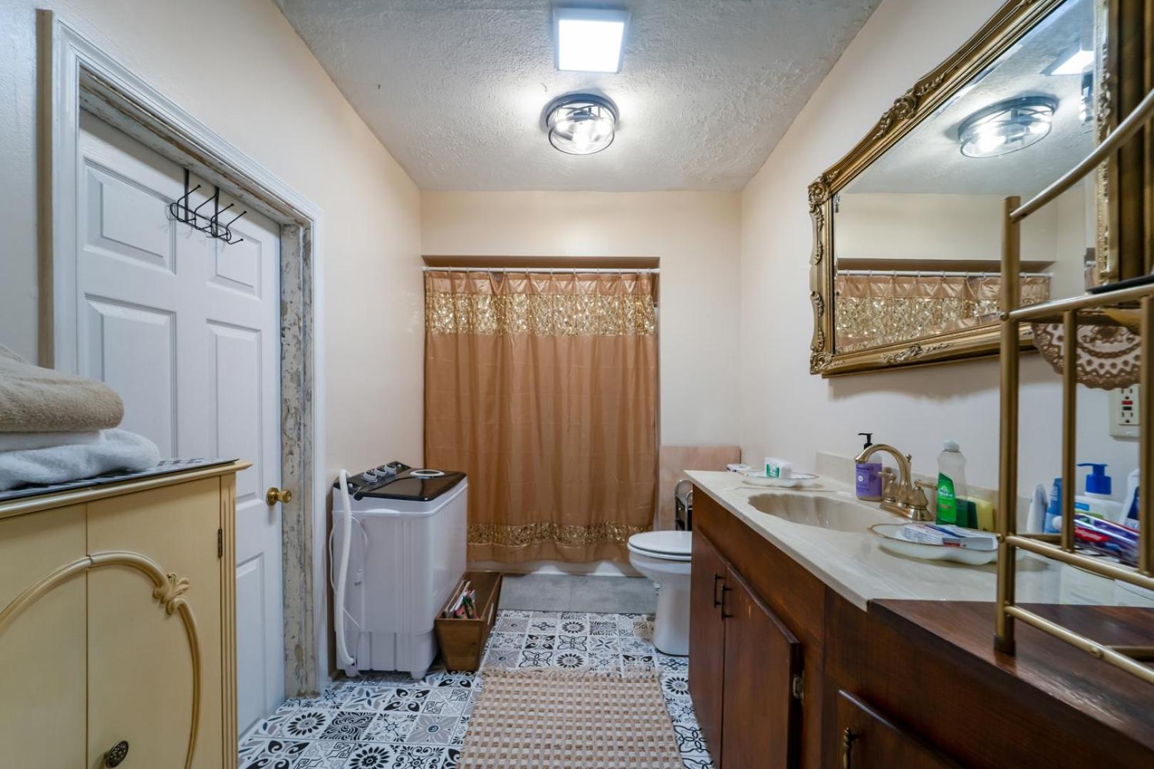 Renovated 4BR | 10 Min to Liberty University
