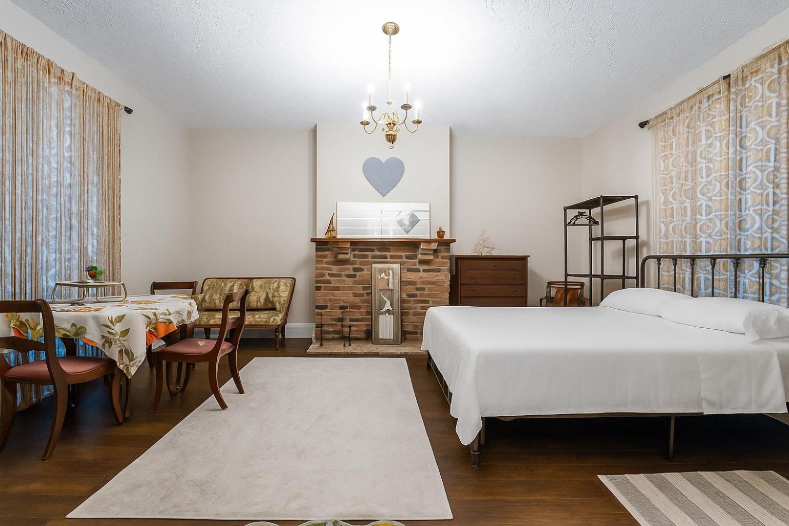 Renovated 4BR | 10 Min to Liberty University