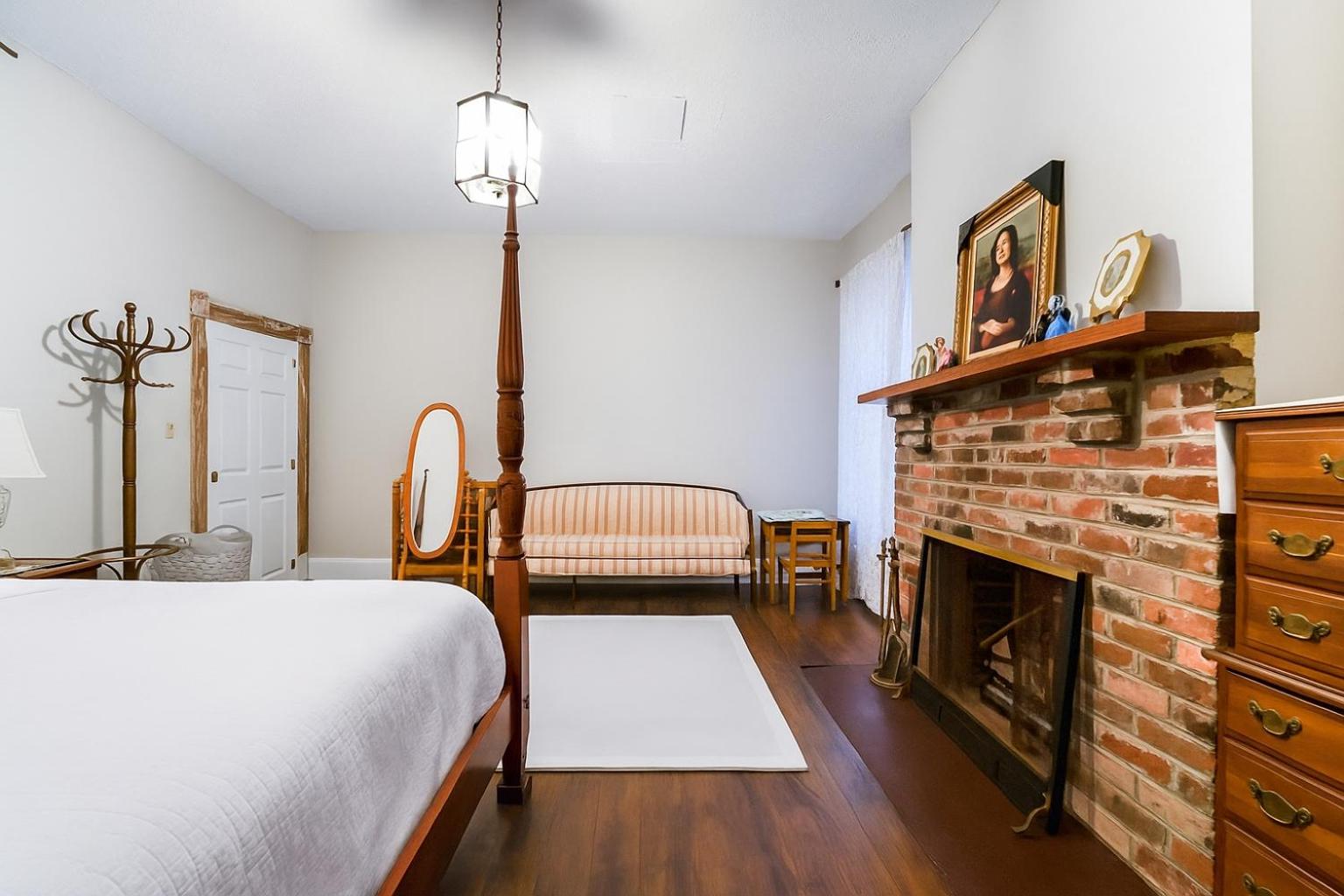 Renovated 4BR | 10 Min to Liberty University