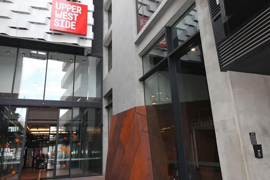 A Plush 2BR Apt Next to Southern Cross Station