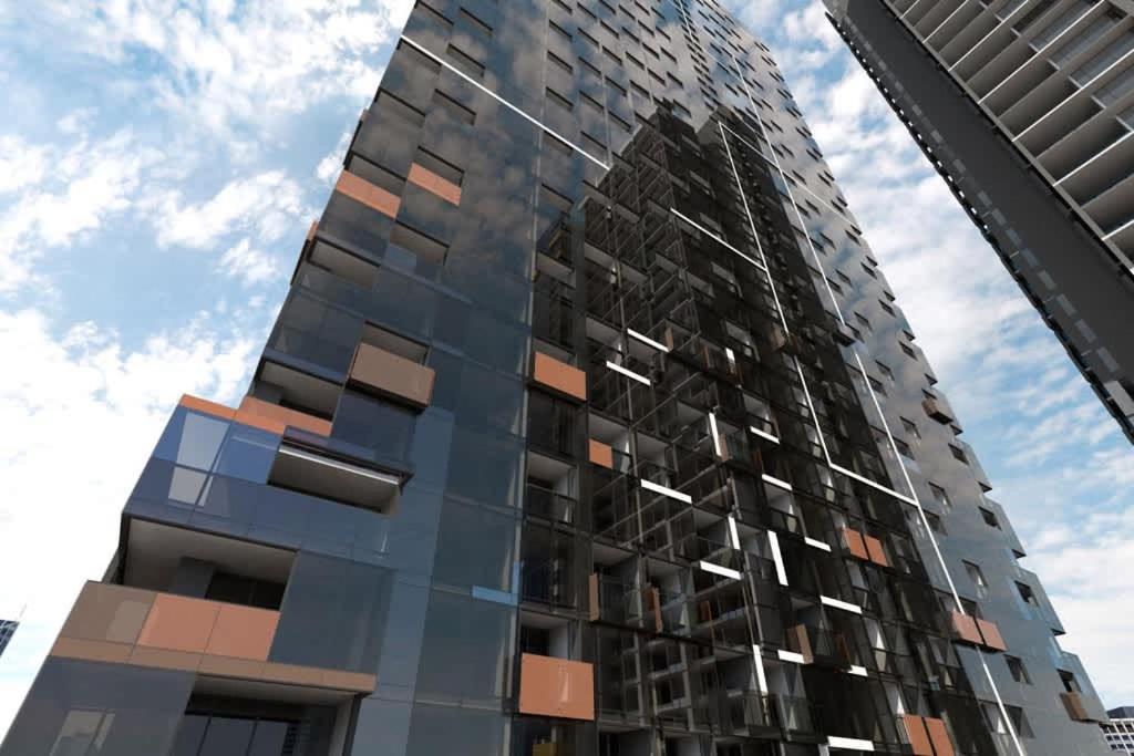 A Plush 2BR Apt Next to Southern Cross Station