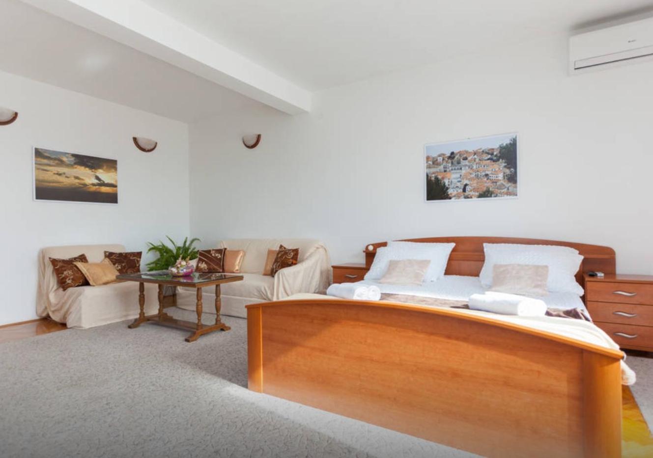 Apartment and Rooms Villa Marijo