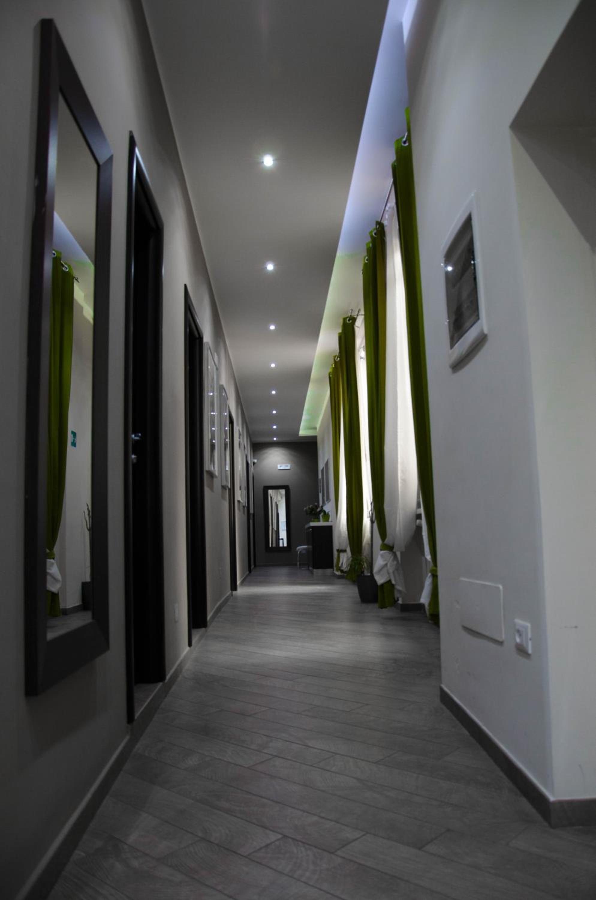 Mia Suites