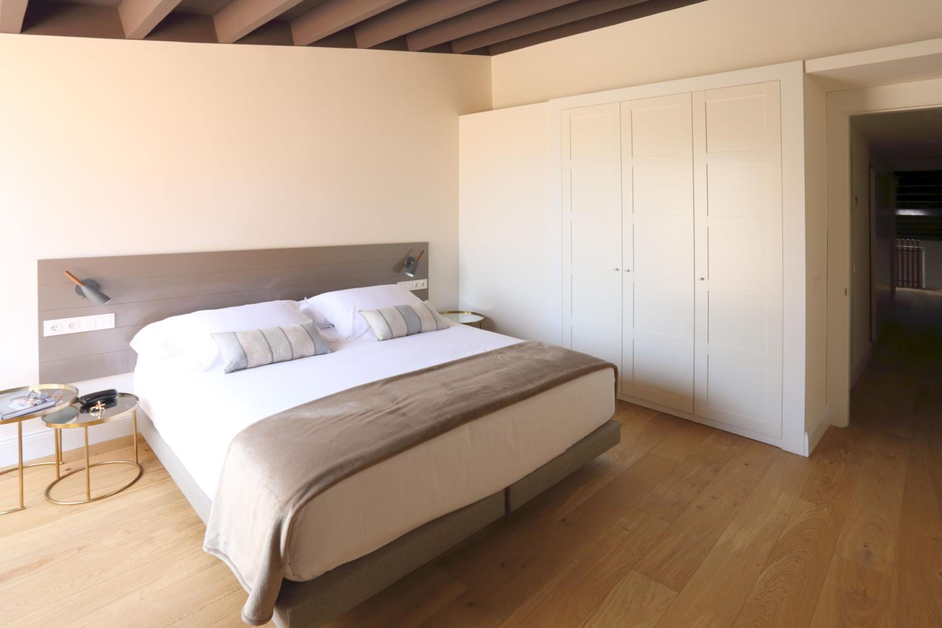 Apartaments Plaça Del Vi