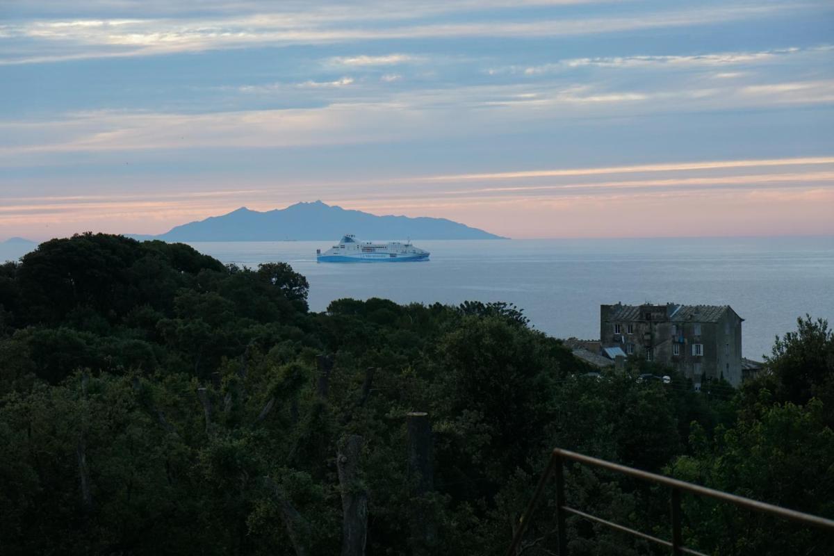 Hotel Suites in Erbalunga - Image 1