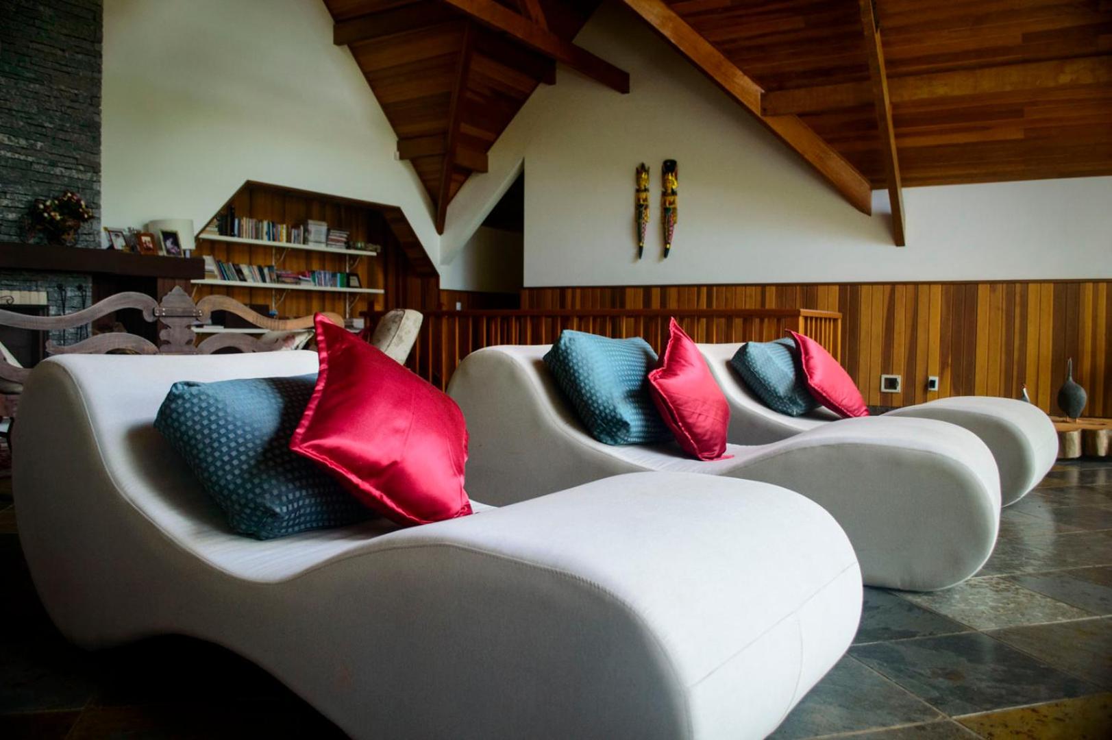 La Réserve Suites