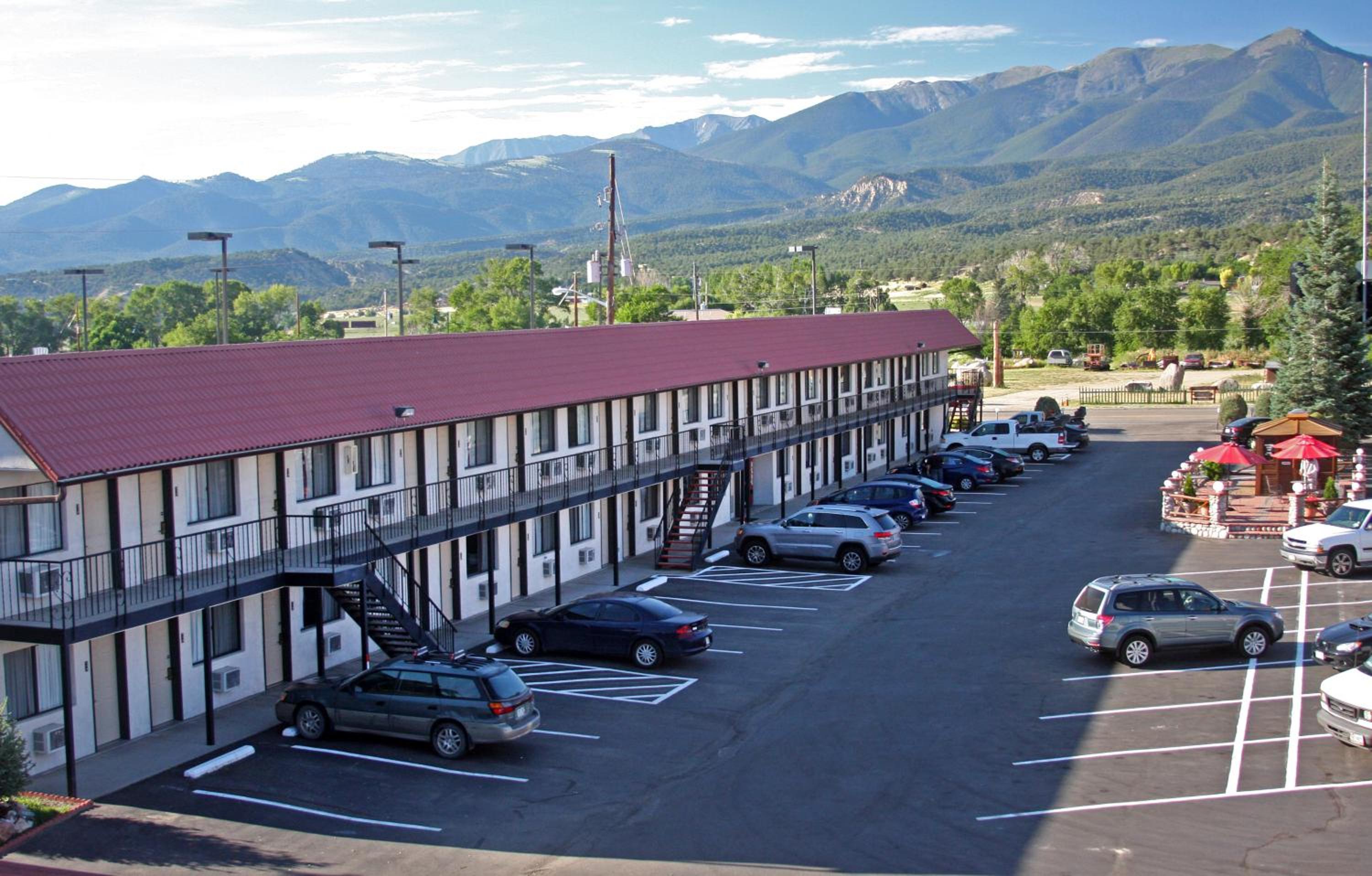 Gateway Inn and Suites