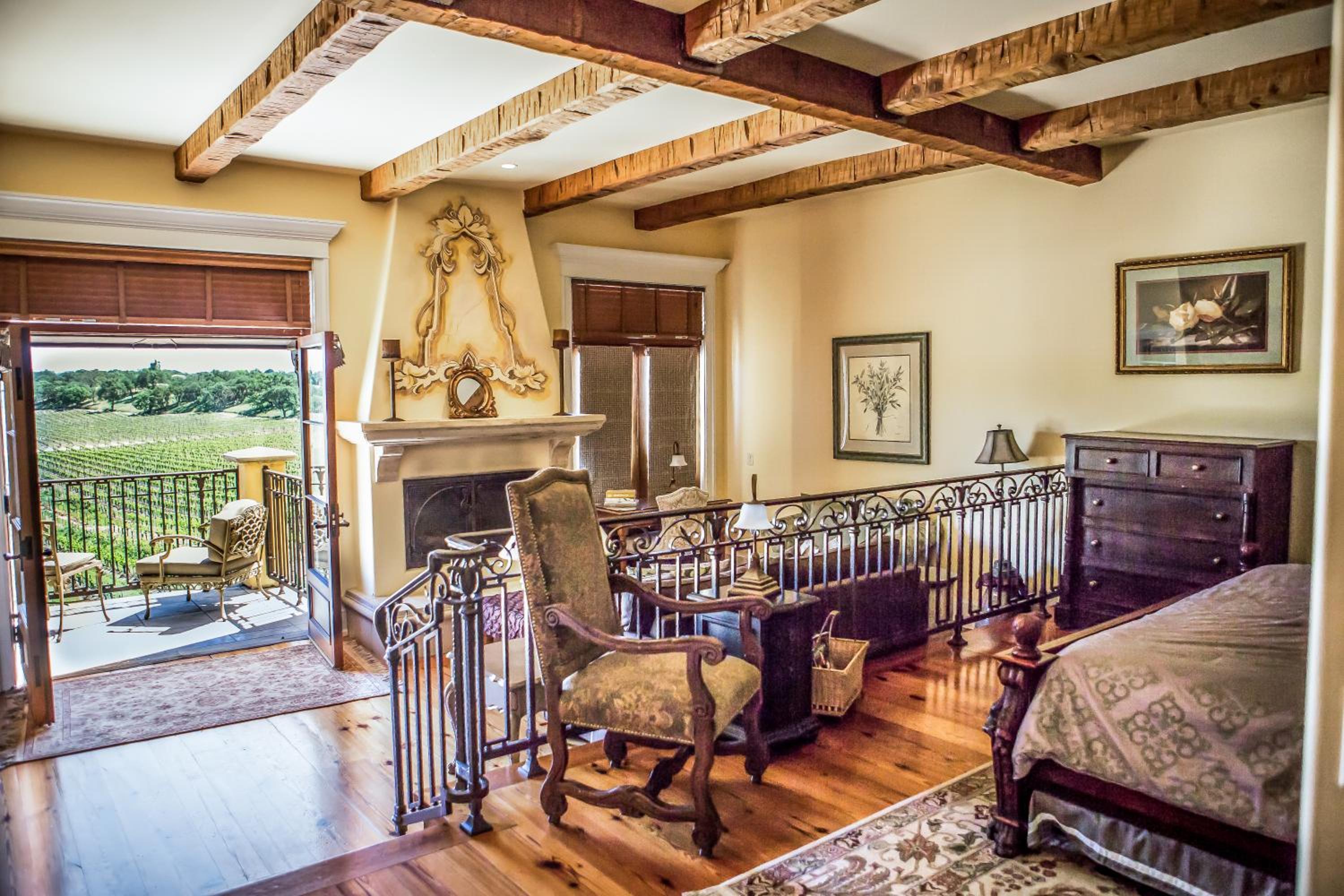 CaliPaso Winery & Villa