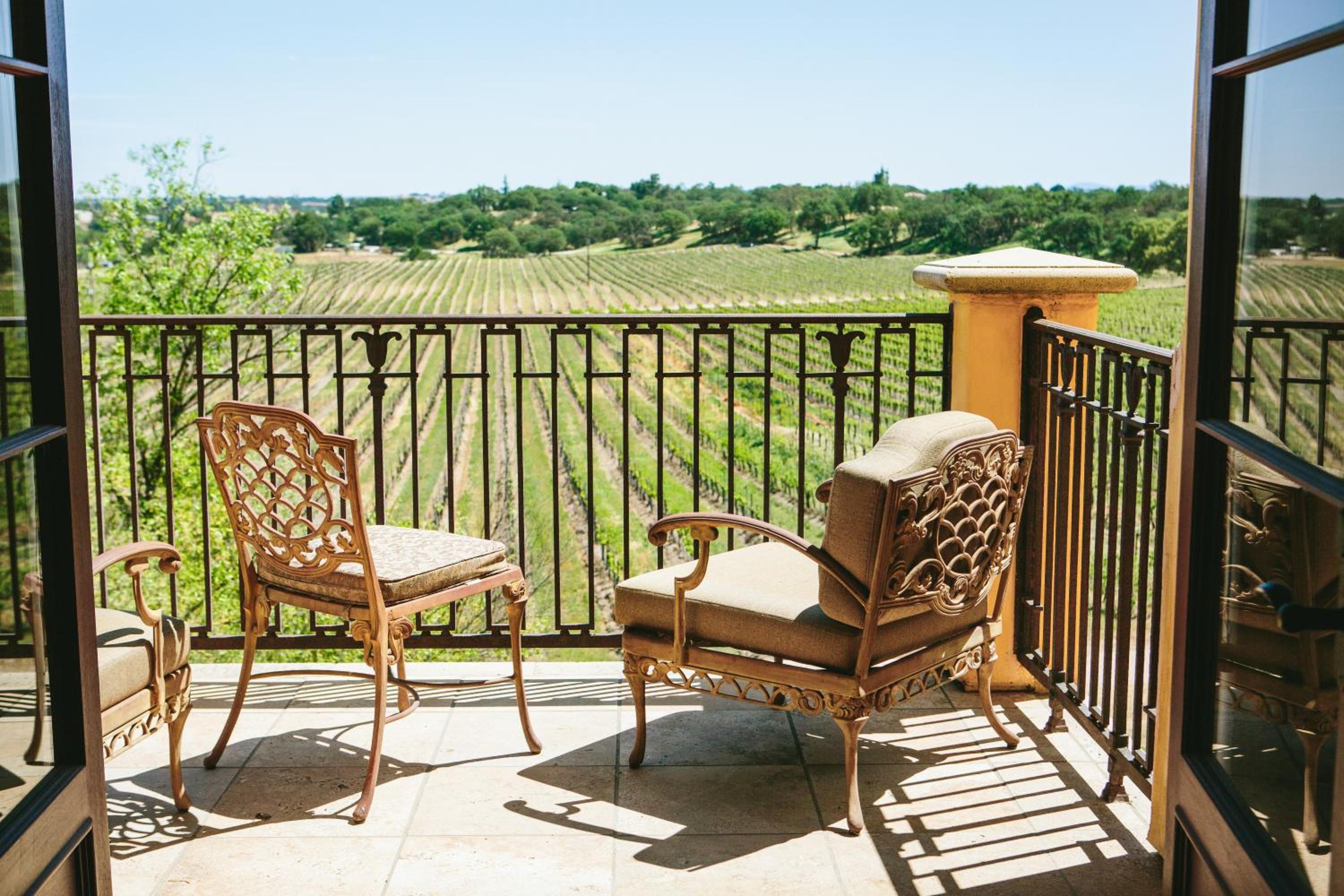 CaliPaso Winery & Villa