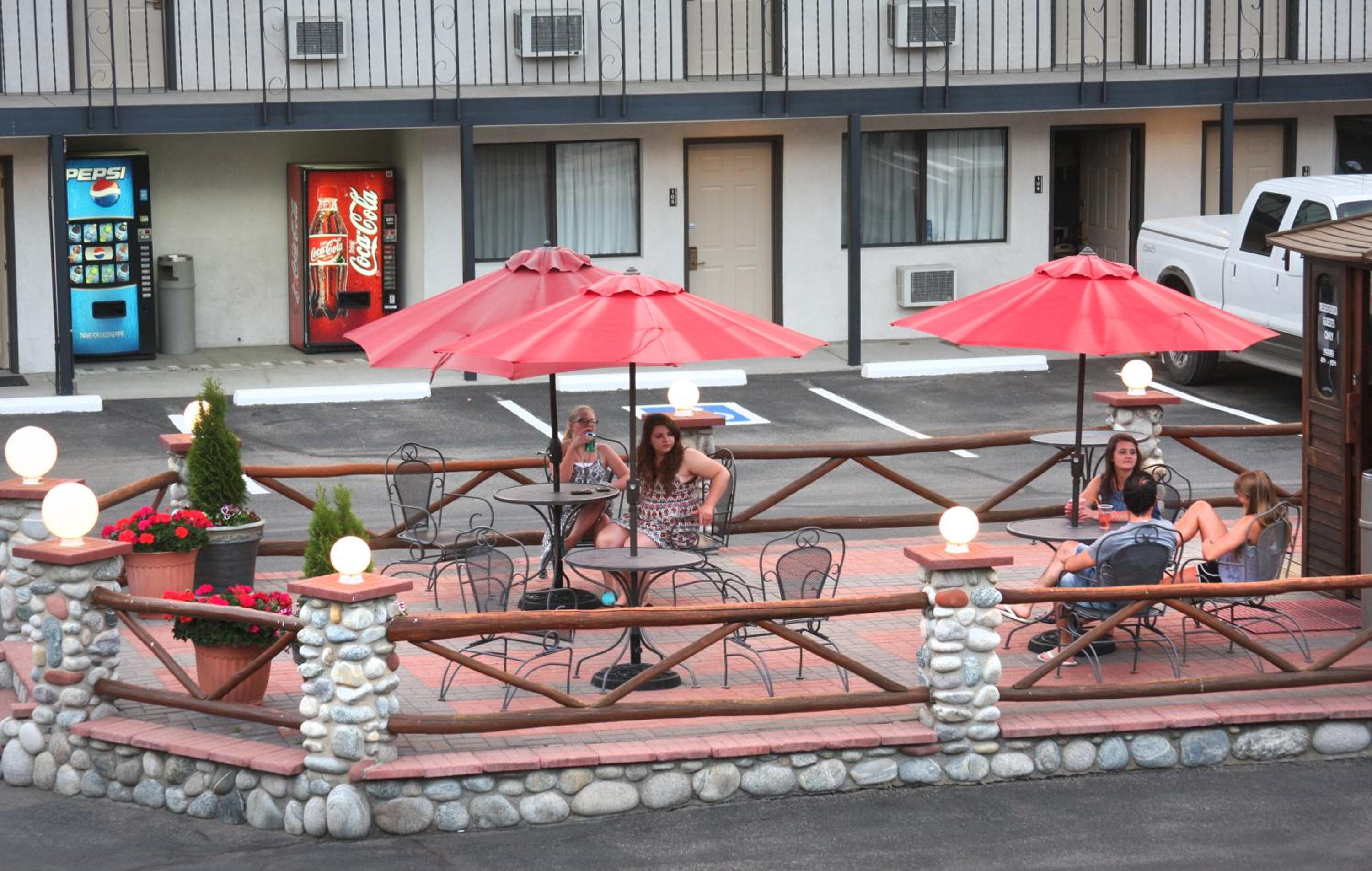 Gateway Inn and Suites