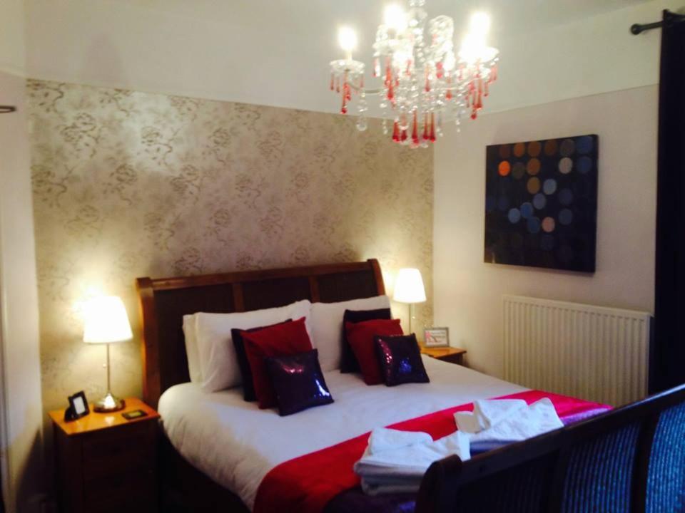 Ty Rosa Rooms