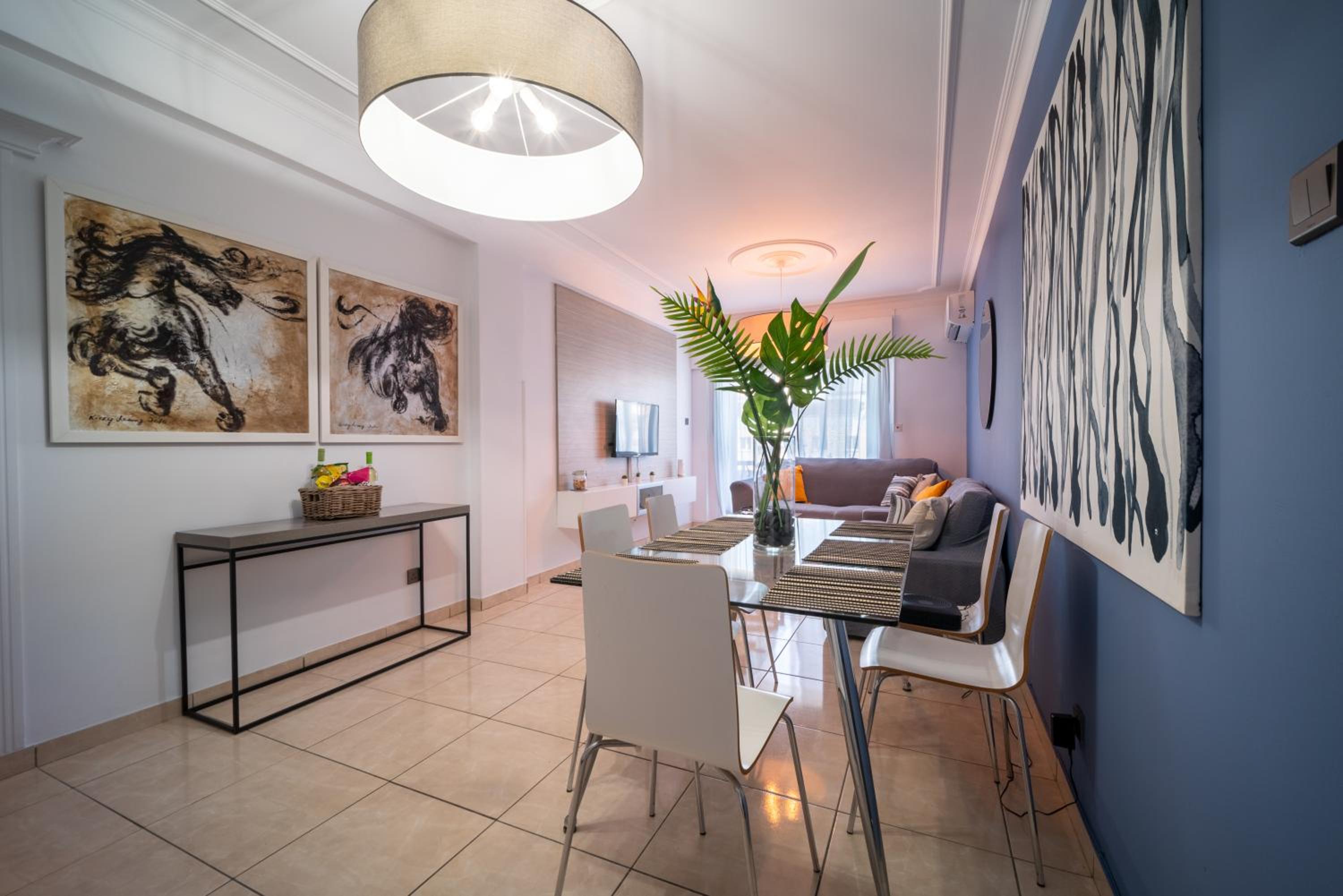 Casa Sol - Spacious 3BR Steps from the Beach