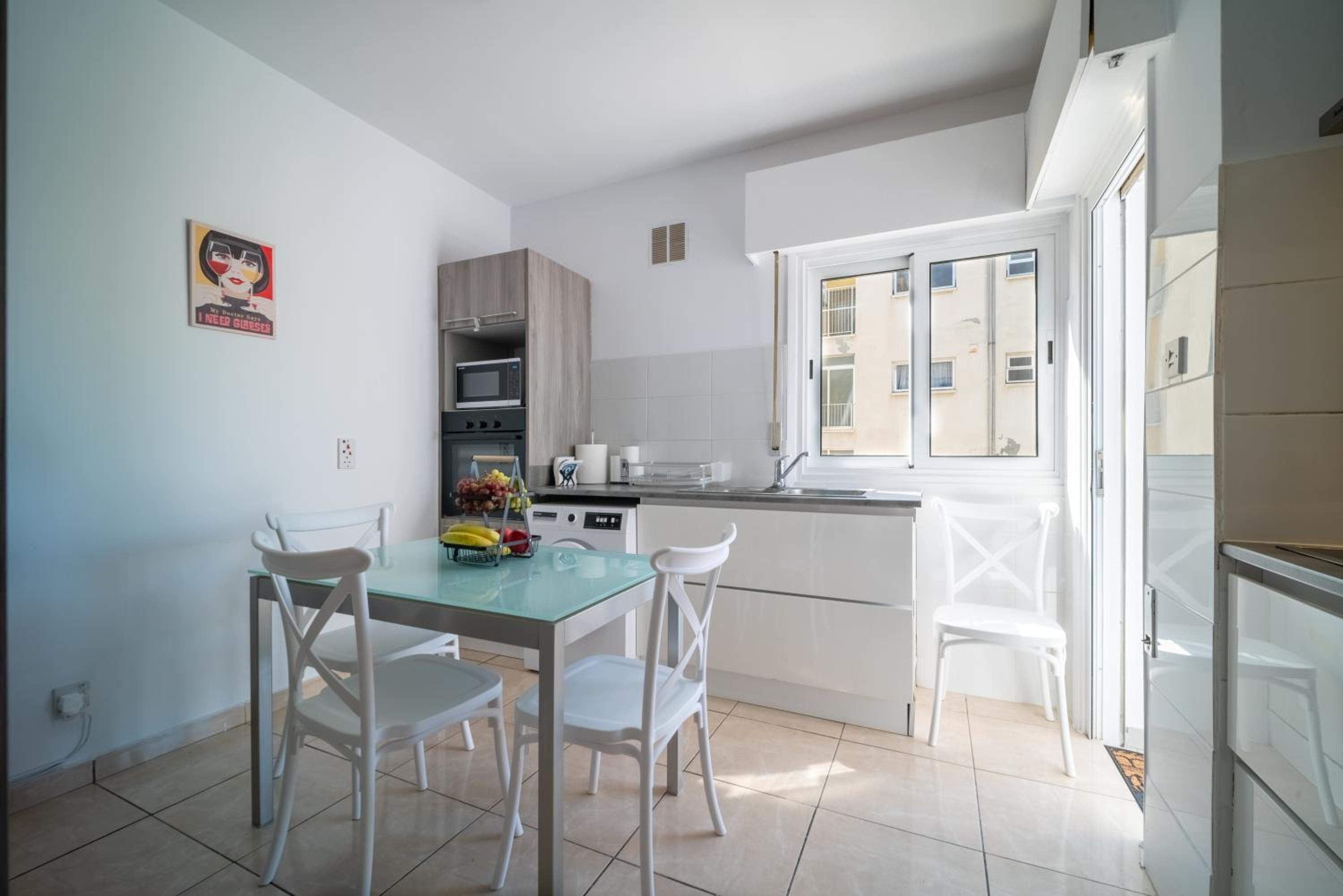 Casa Sol - Spacious 3BR Steps from the Beach