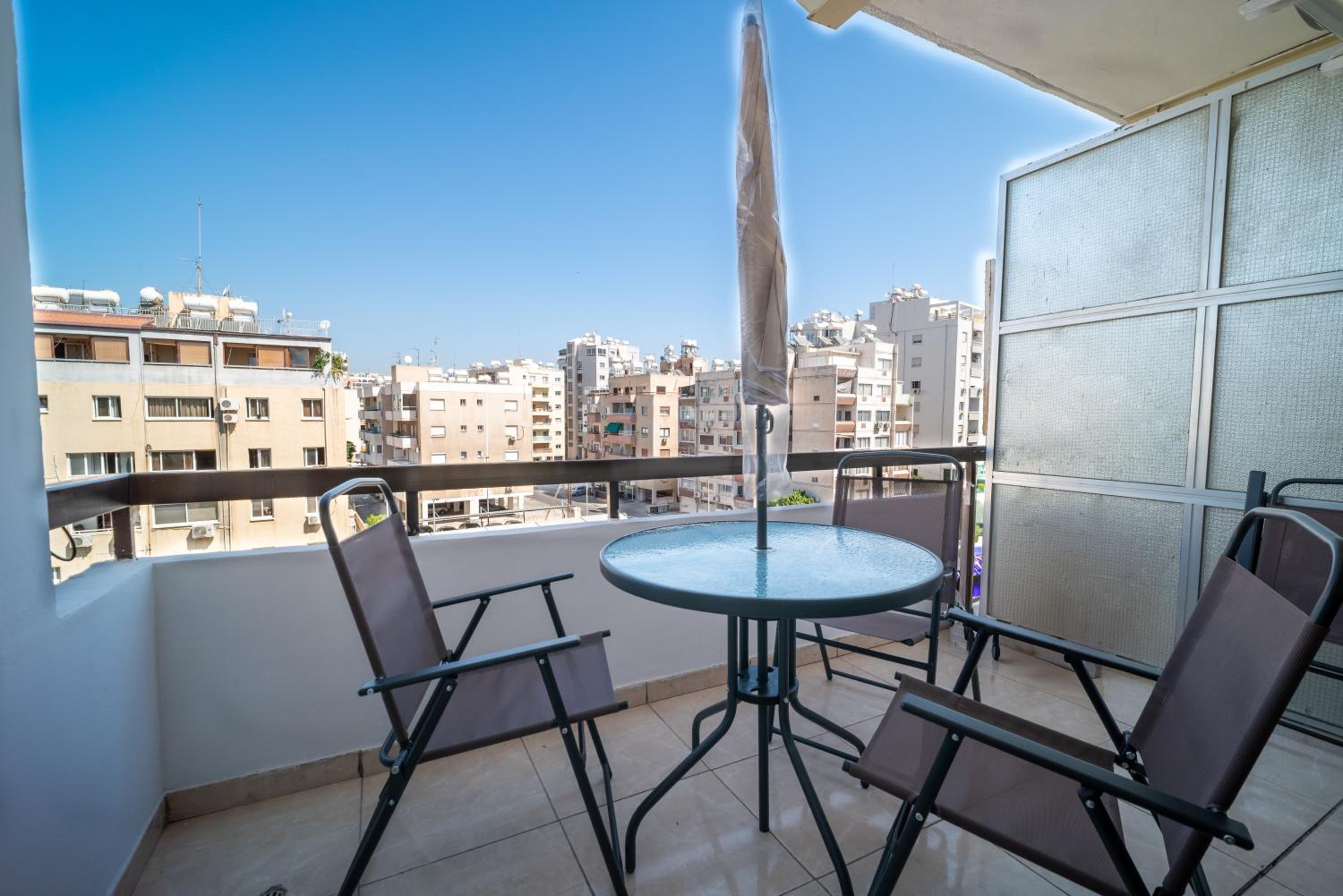 Casa Sol - Spacious 3BR Steps from the Beach